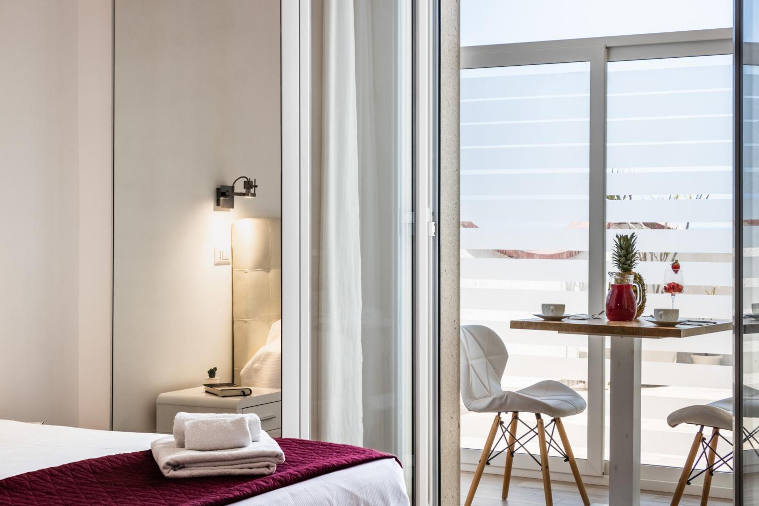 Deluxe Triple Room with Sea View photo 2
