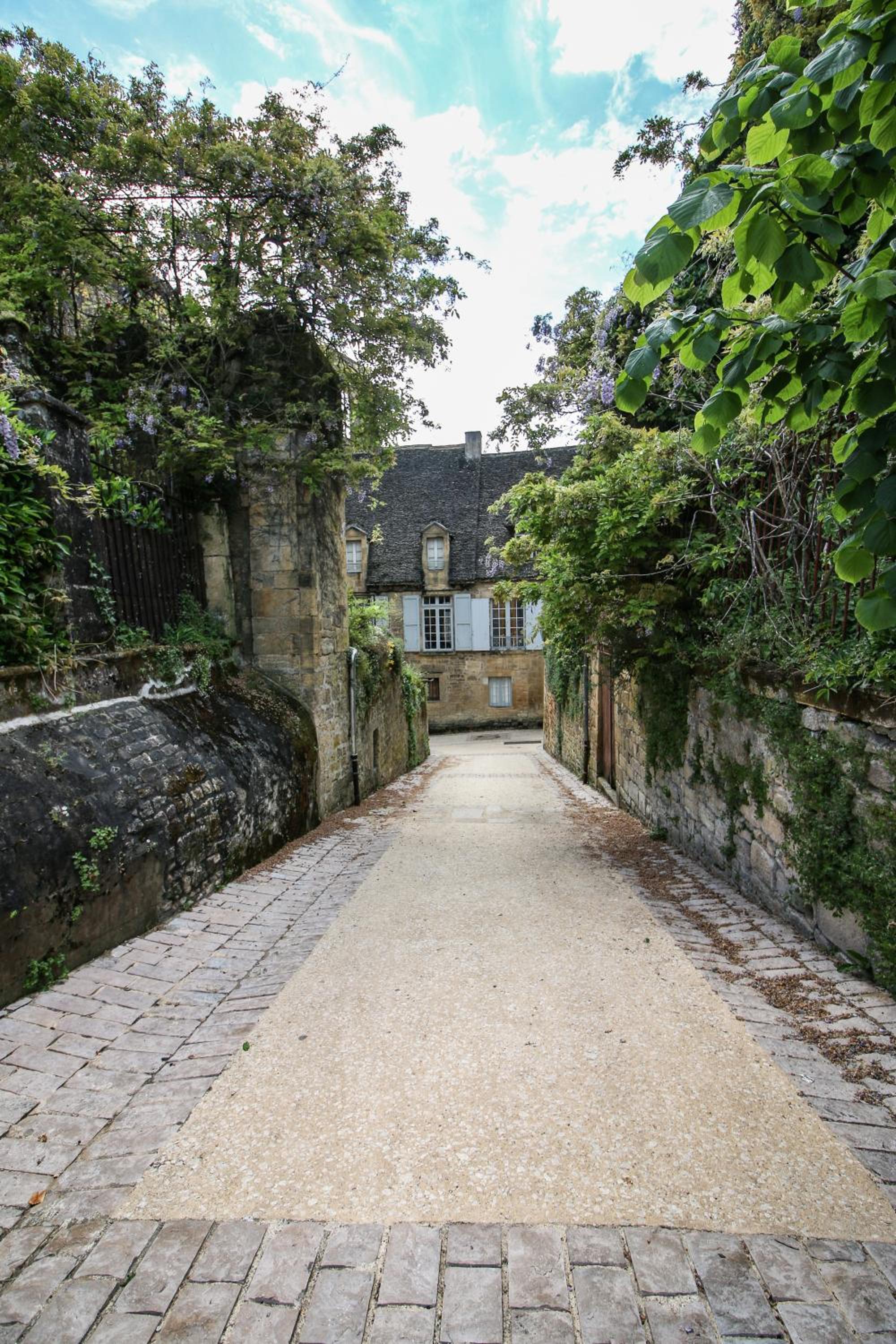 Superior Double Room with Shower - Photo 6