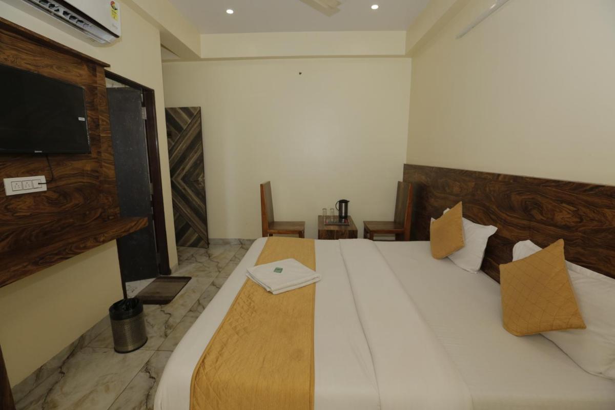 Deluxe Room - Photo 15