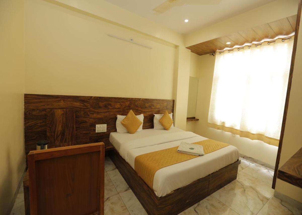 Deluxe Room - Photo 6