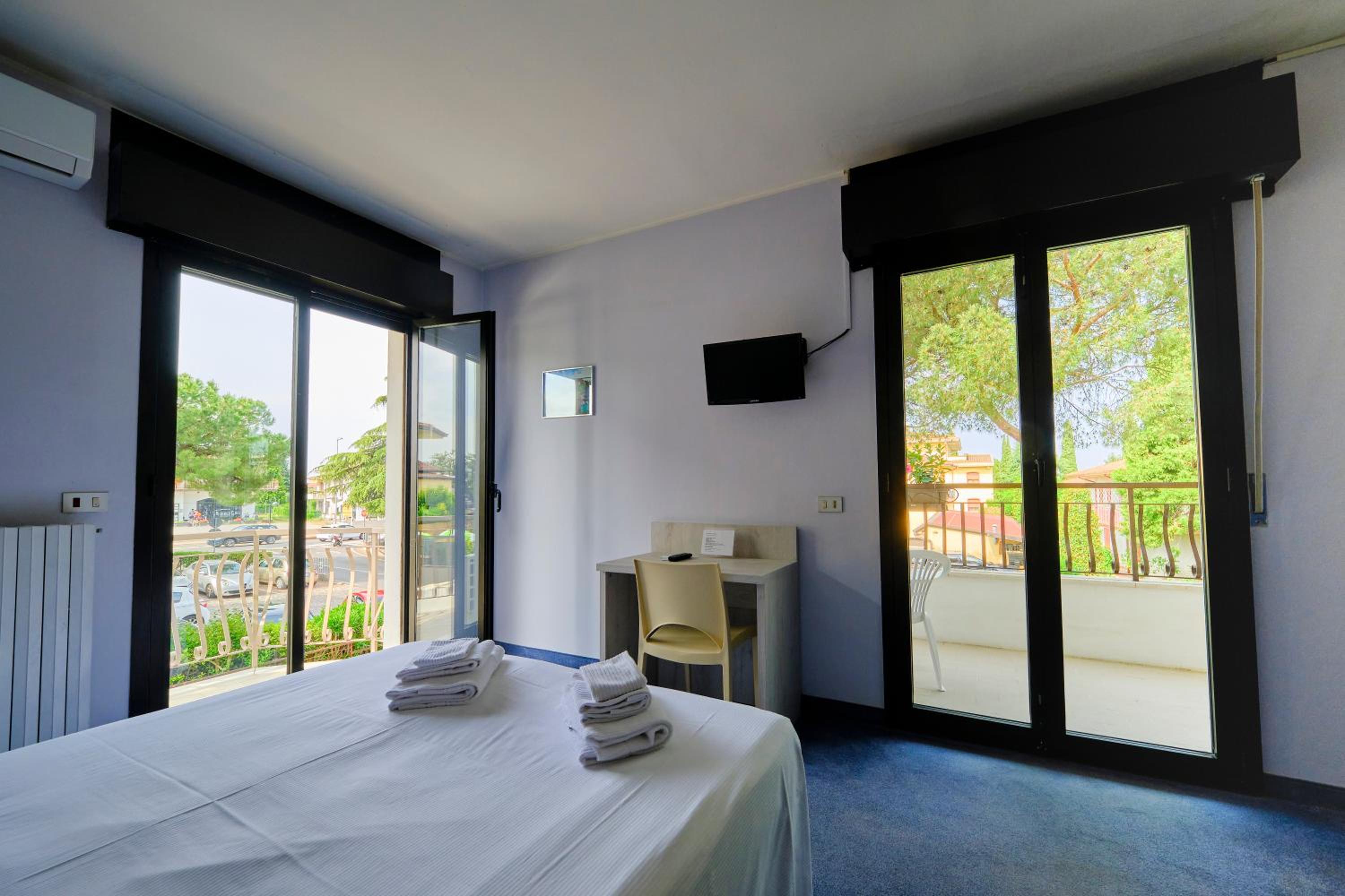 Superior Double Room with Balcony photo 1
