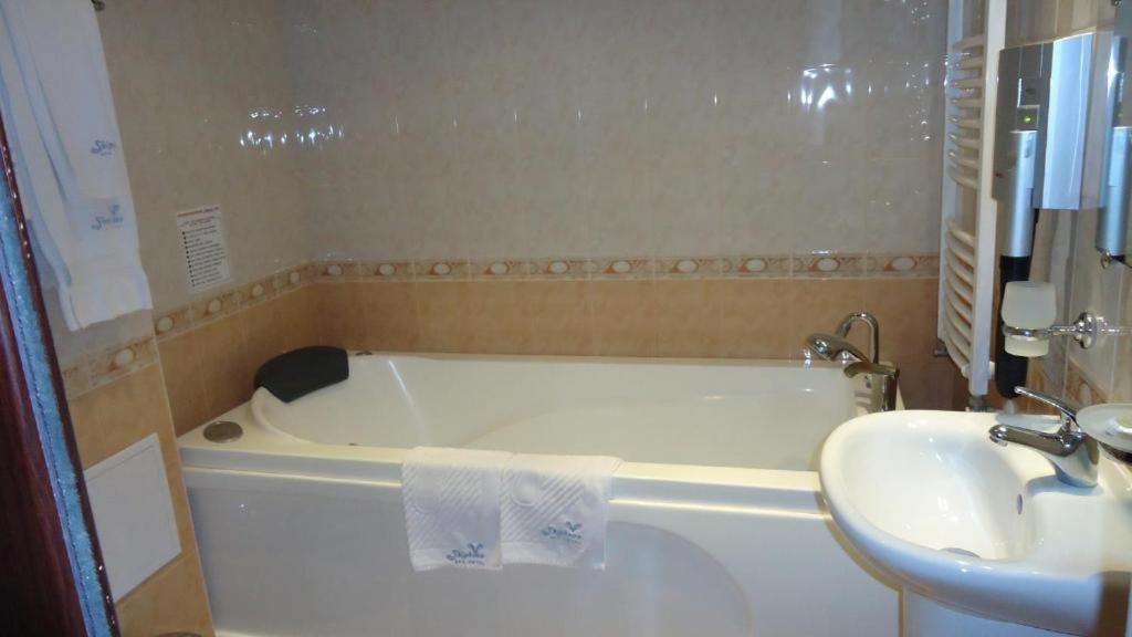 Budget Double Room photo 2