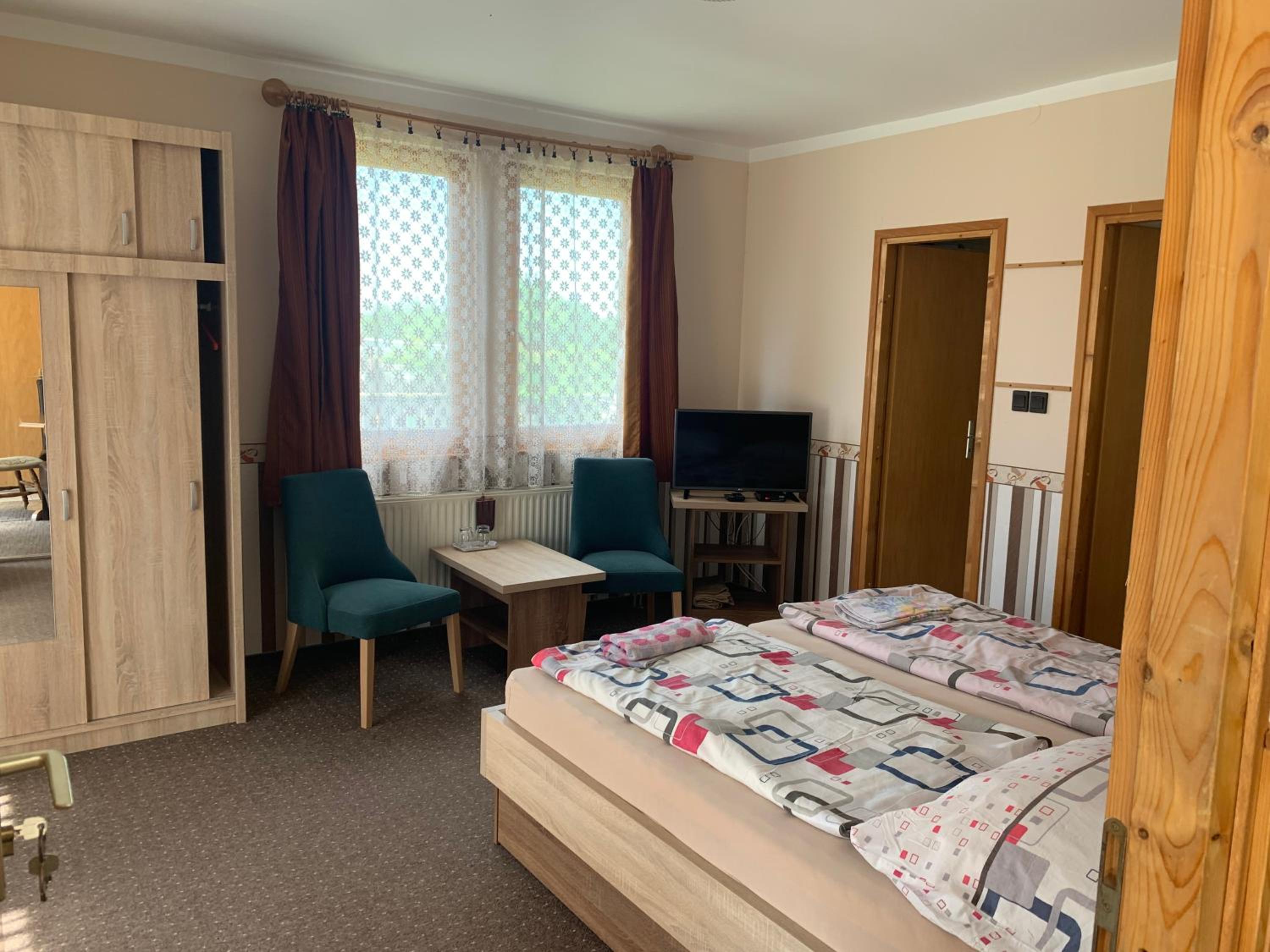 Standard Double or Twin Room photo 1