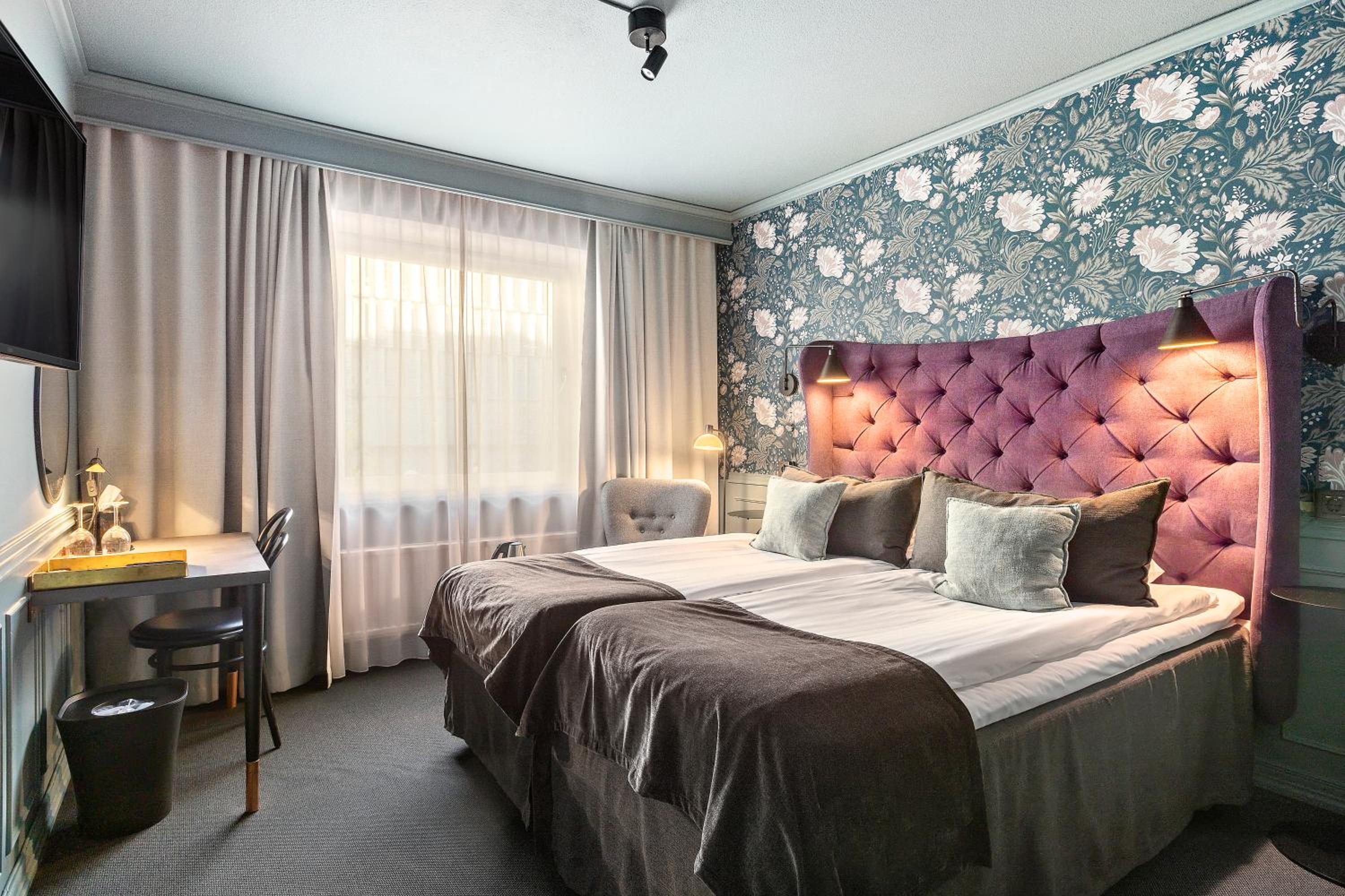 Standard Twin Room - Photo 8