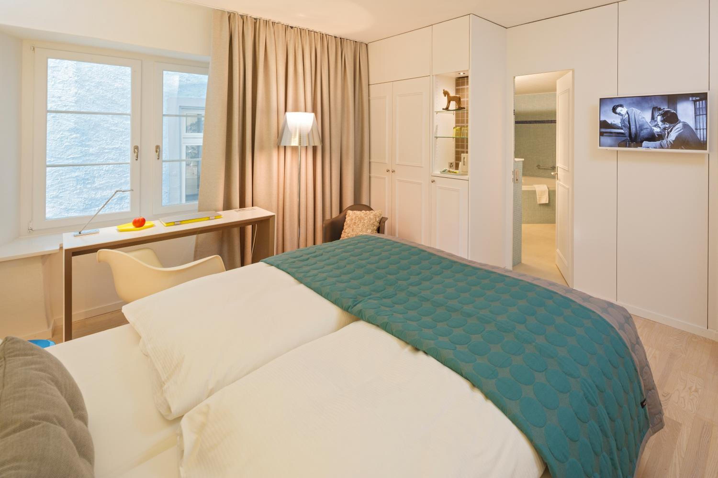 Double or Twin Room - Photo 8