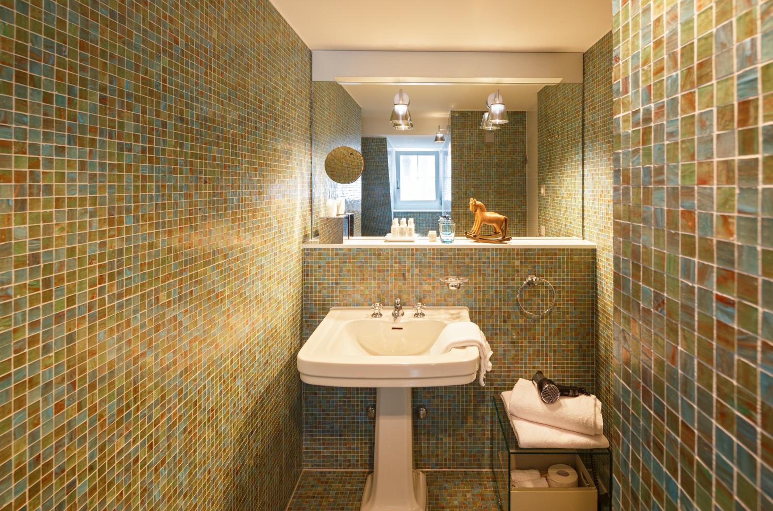 Double or Twin Room - Photo 14