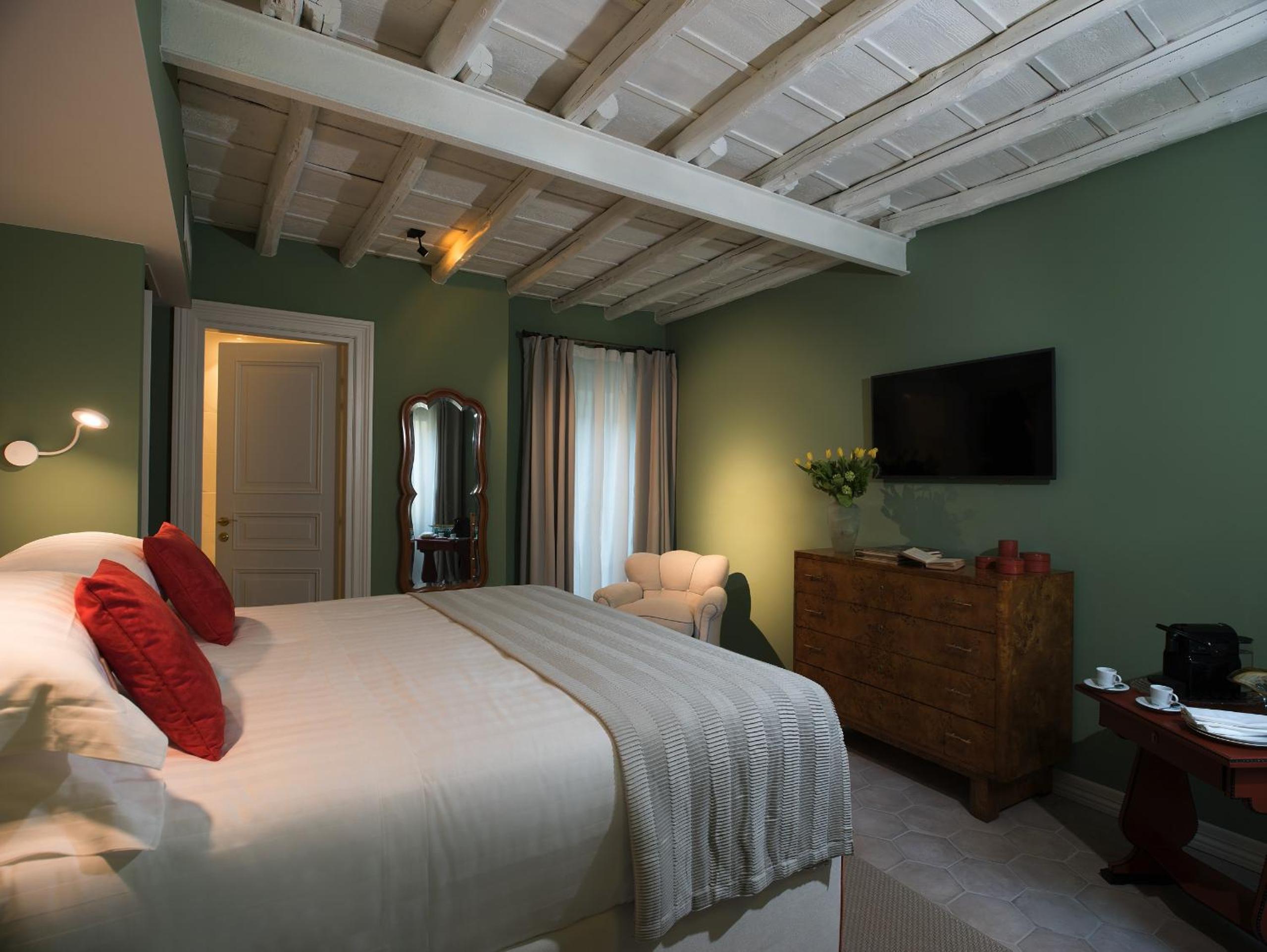 Standard King Room with Internal View photo 1