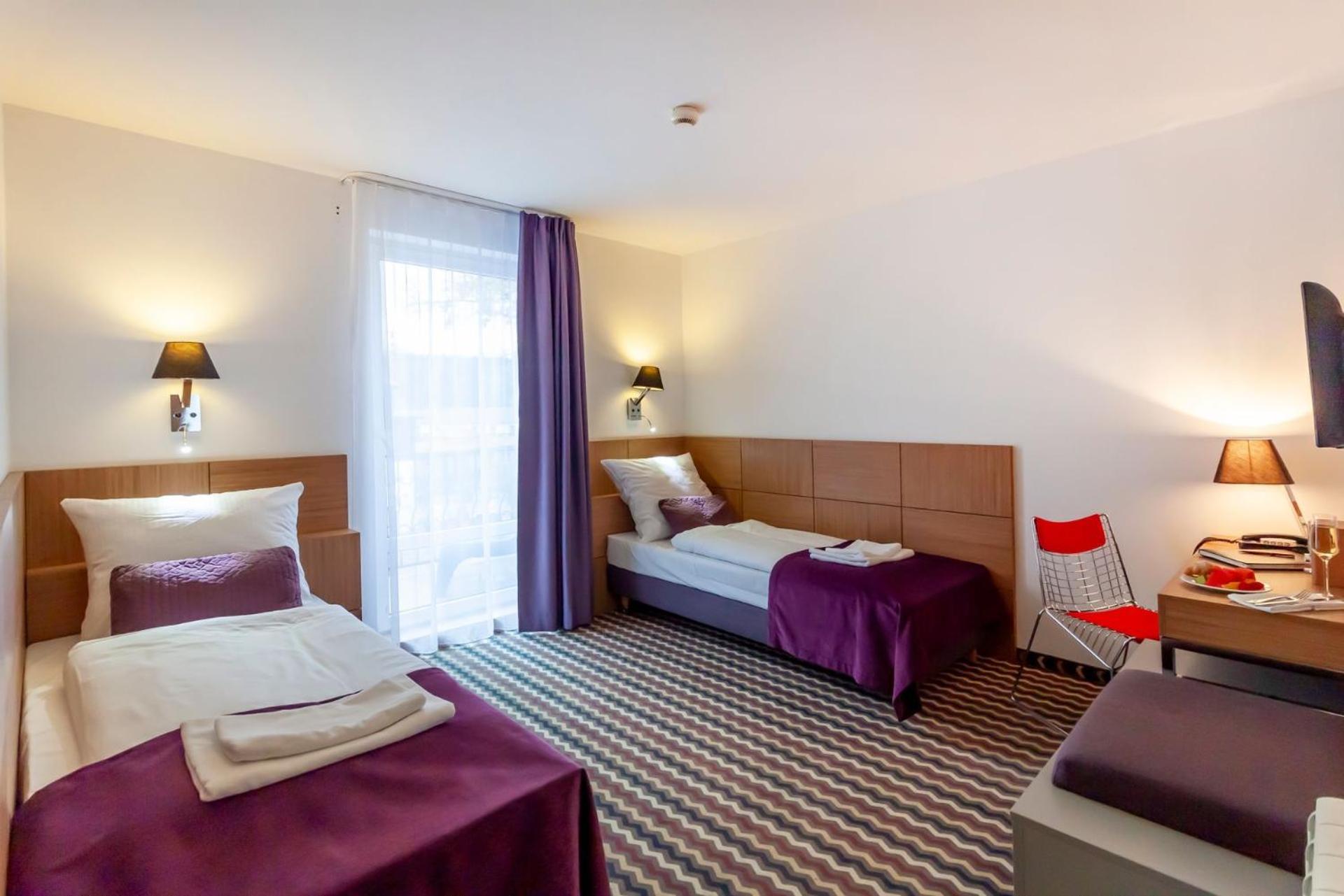 Standard Twin Room with Mountain View photo 2