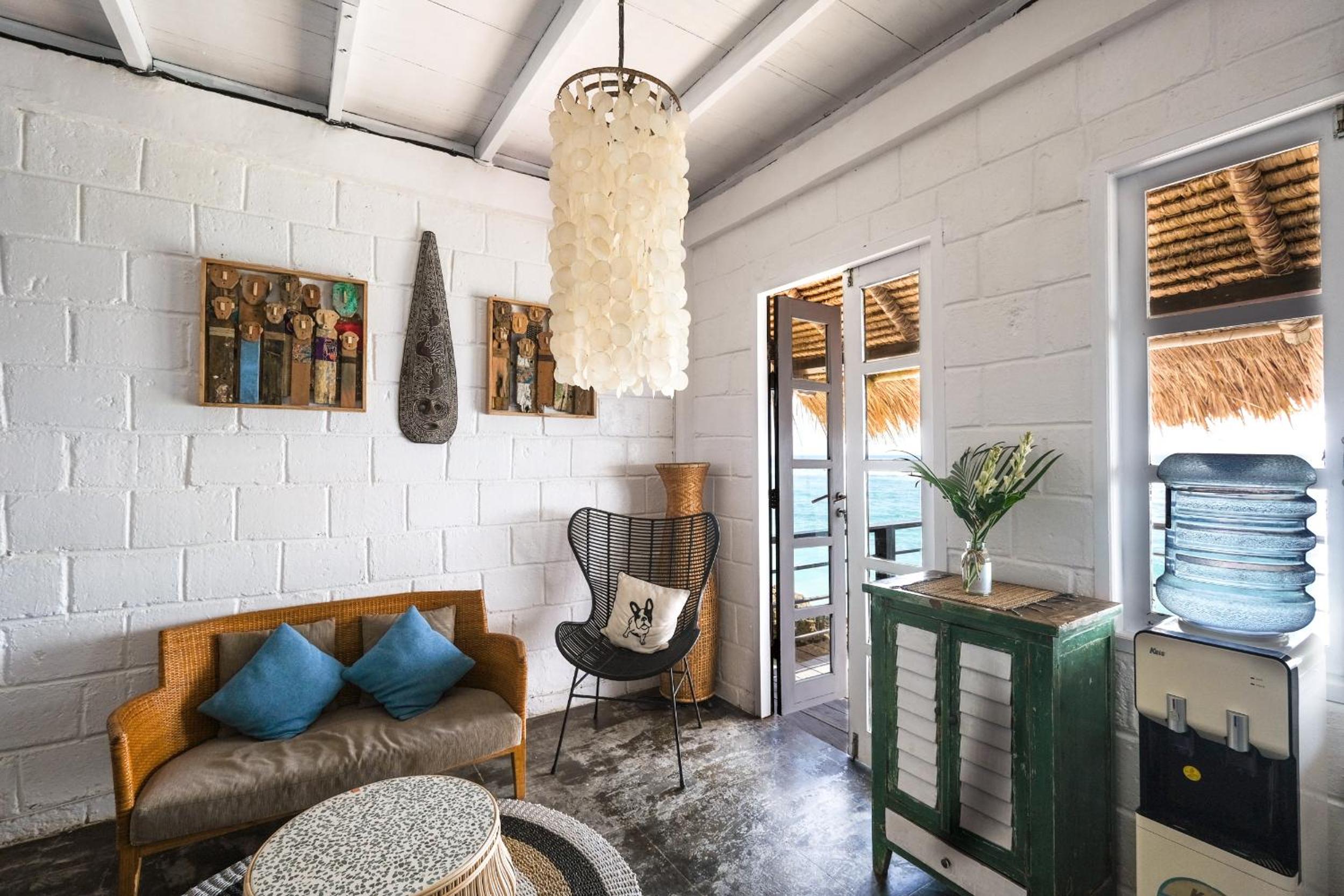 Rumah Janneke - Beach Front Villa