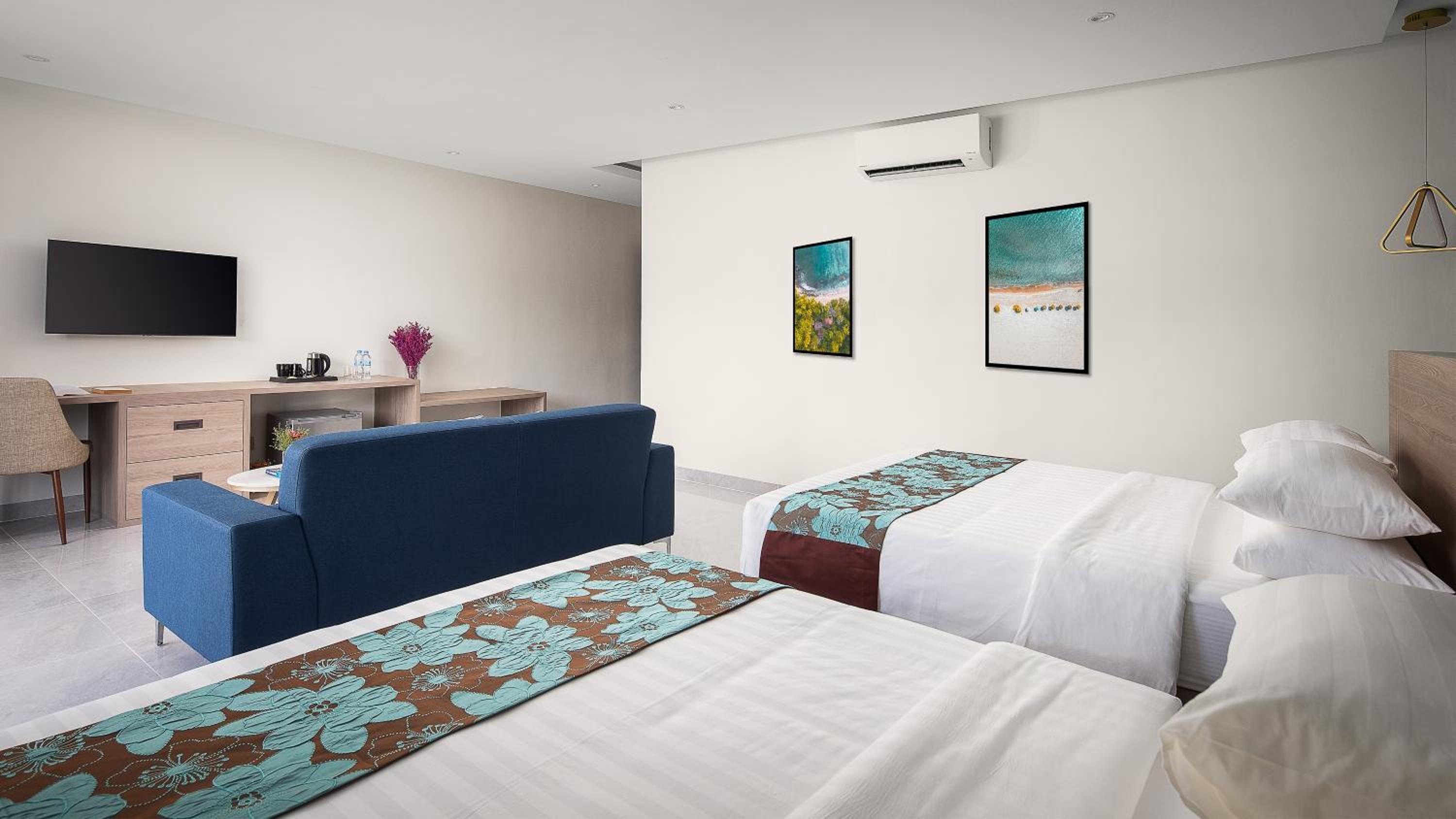Deluxe Family Room with Sea View - Photo 3
