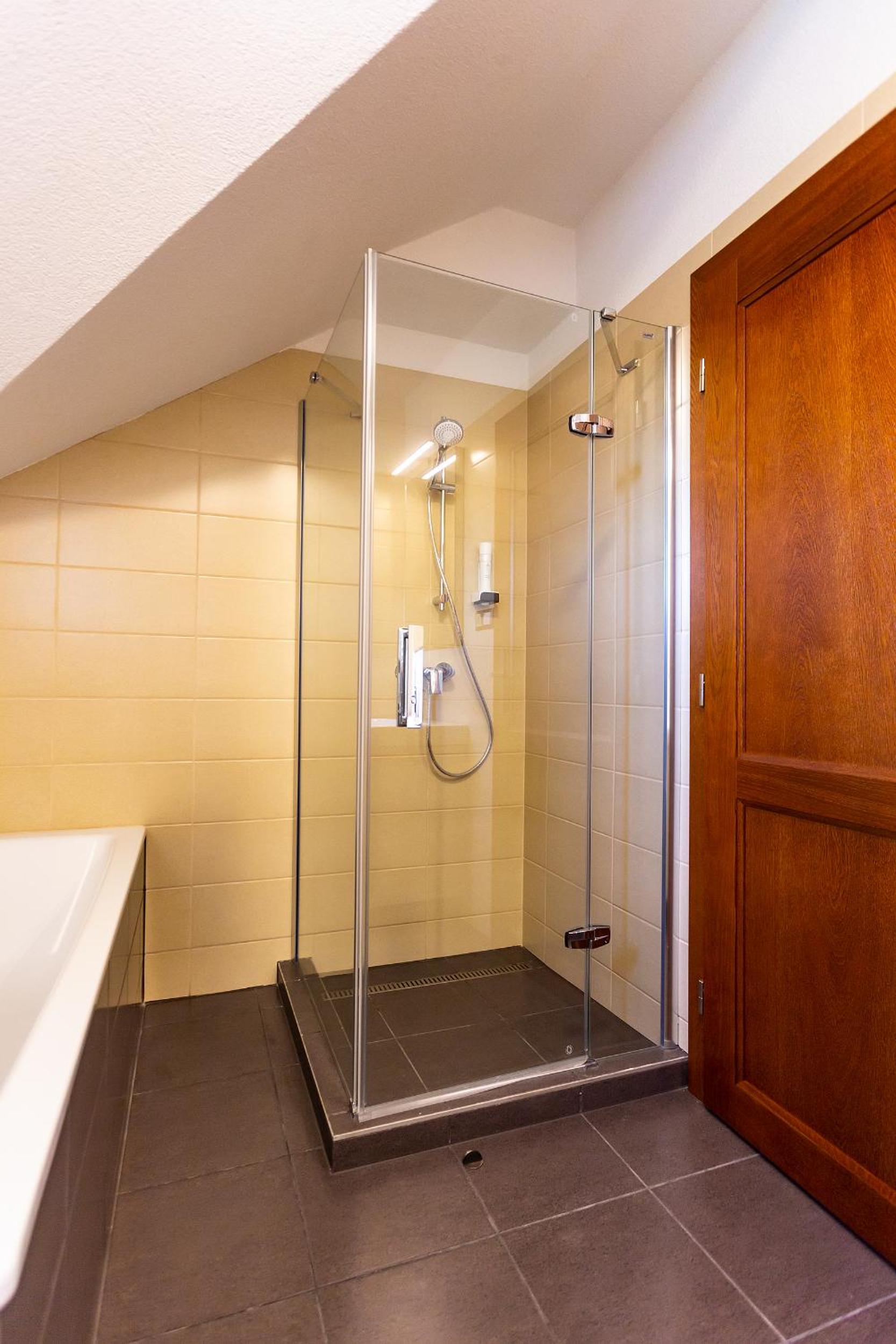 Deluxe Double Room with Bath photo 2