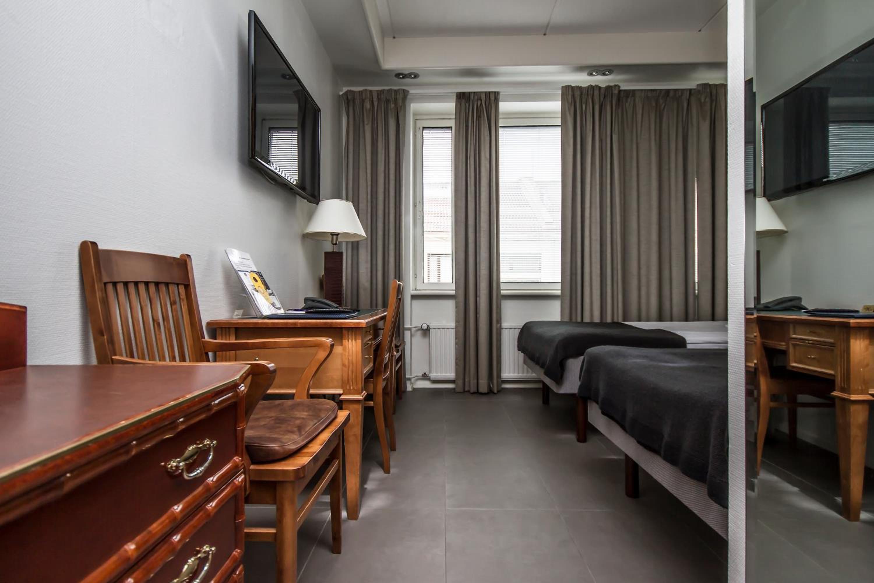 Twin Room - Photo 26