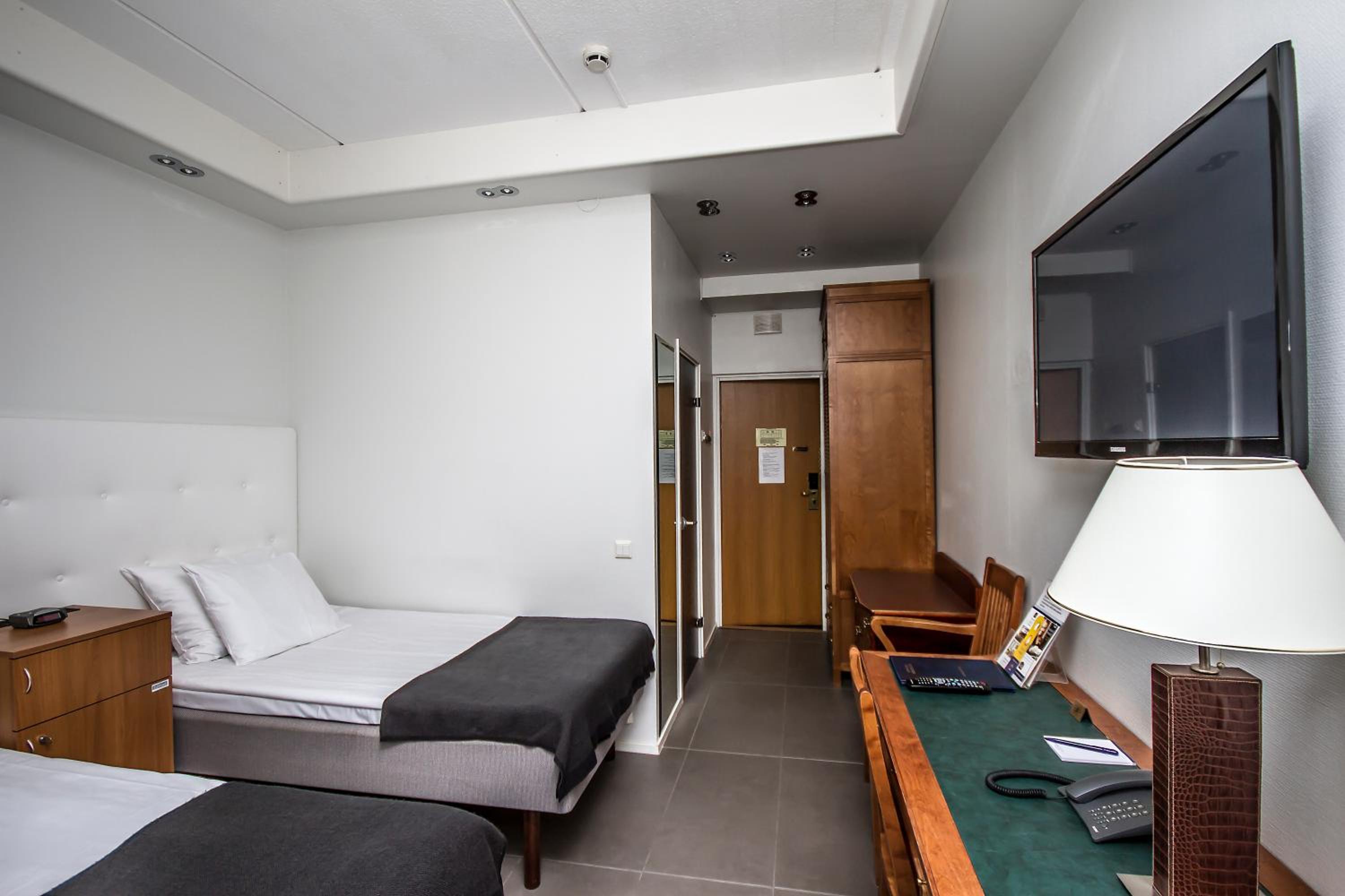 Twin Room - Photo 5