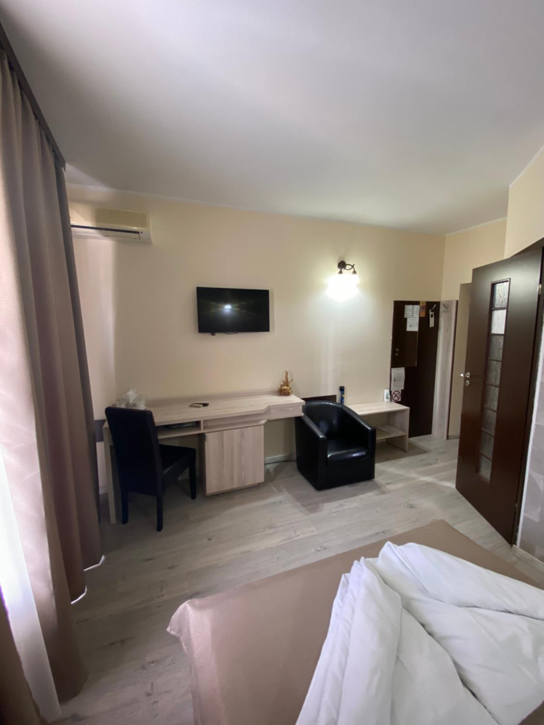 Double Room with Balcony photo 2