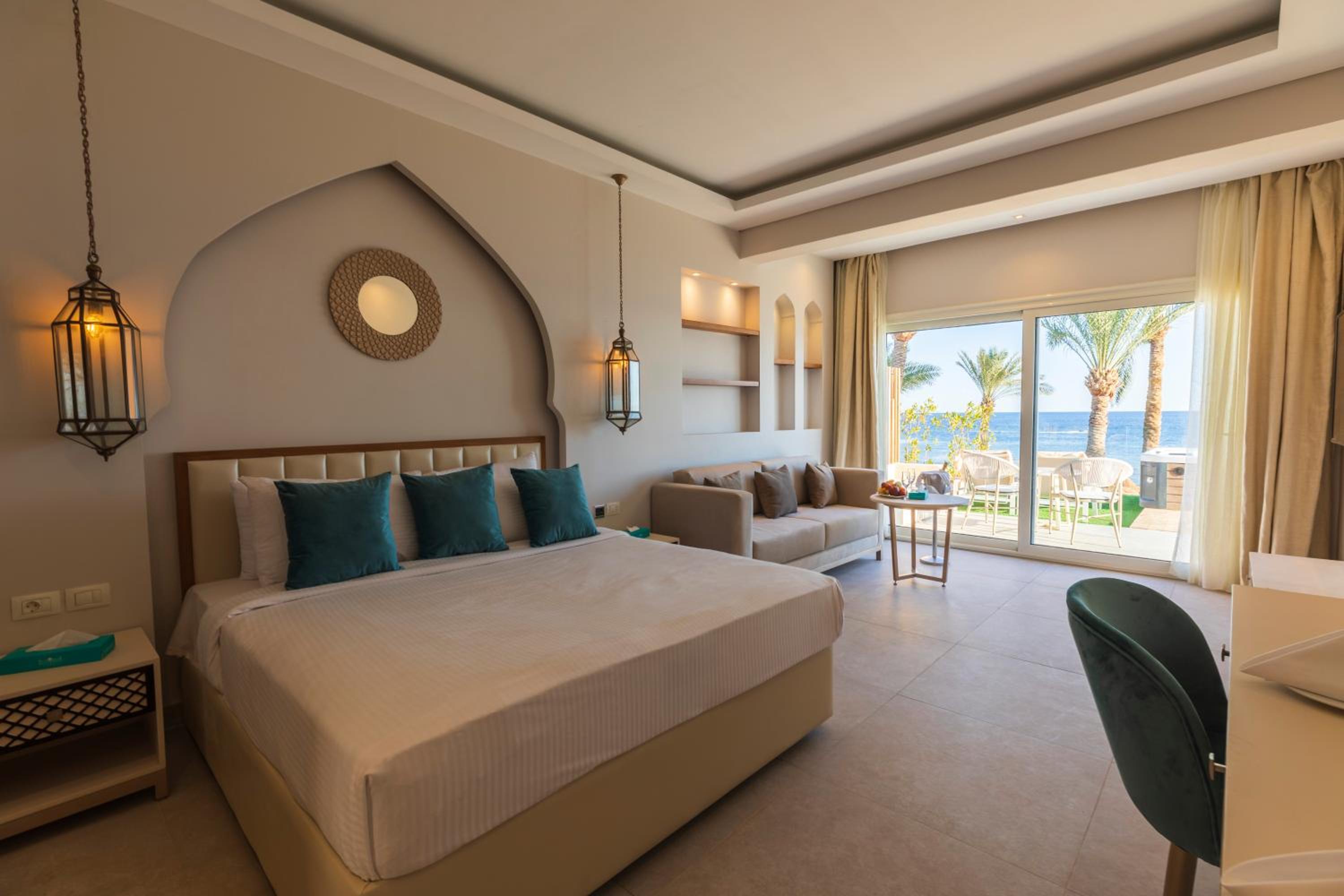 Deluxe Jacuzzi Room