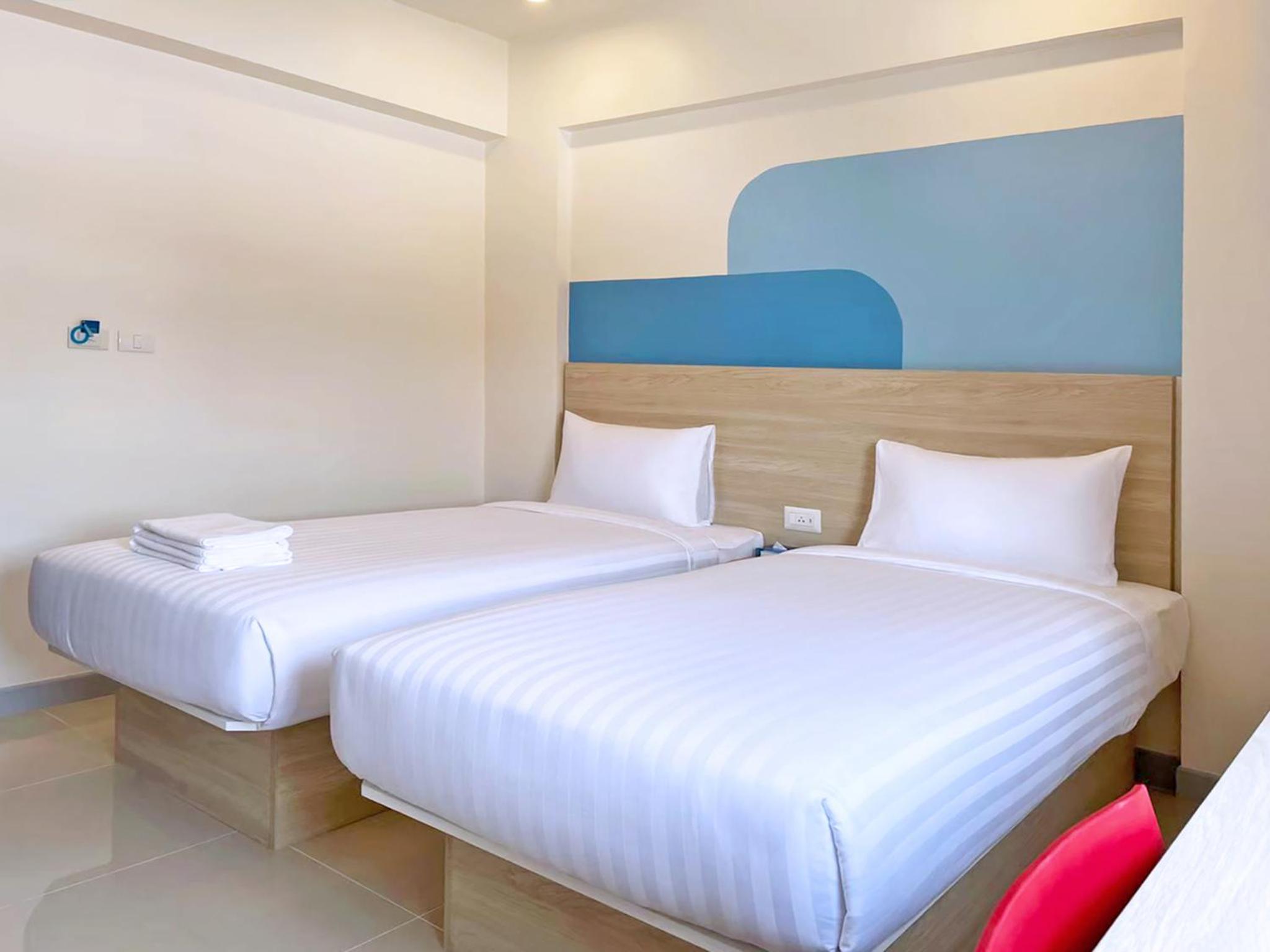Standard Twin Room - Photo 4