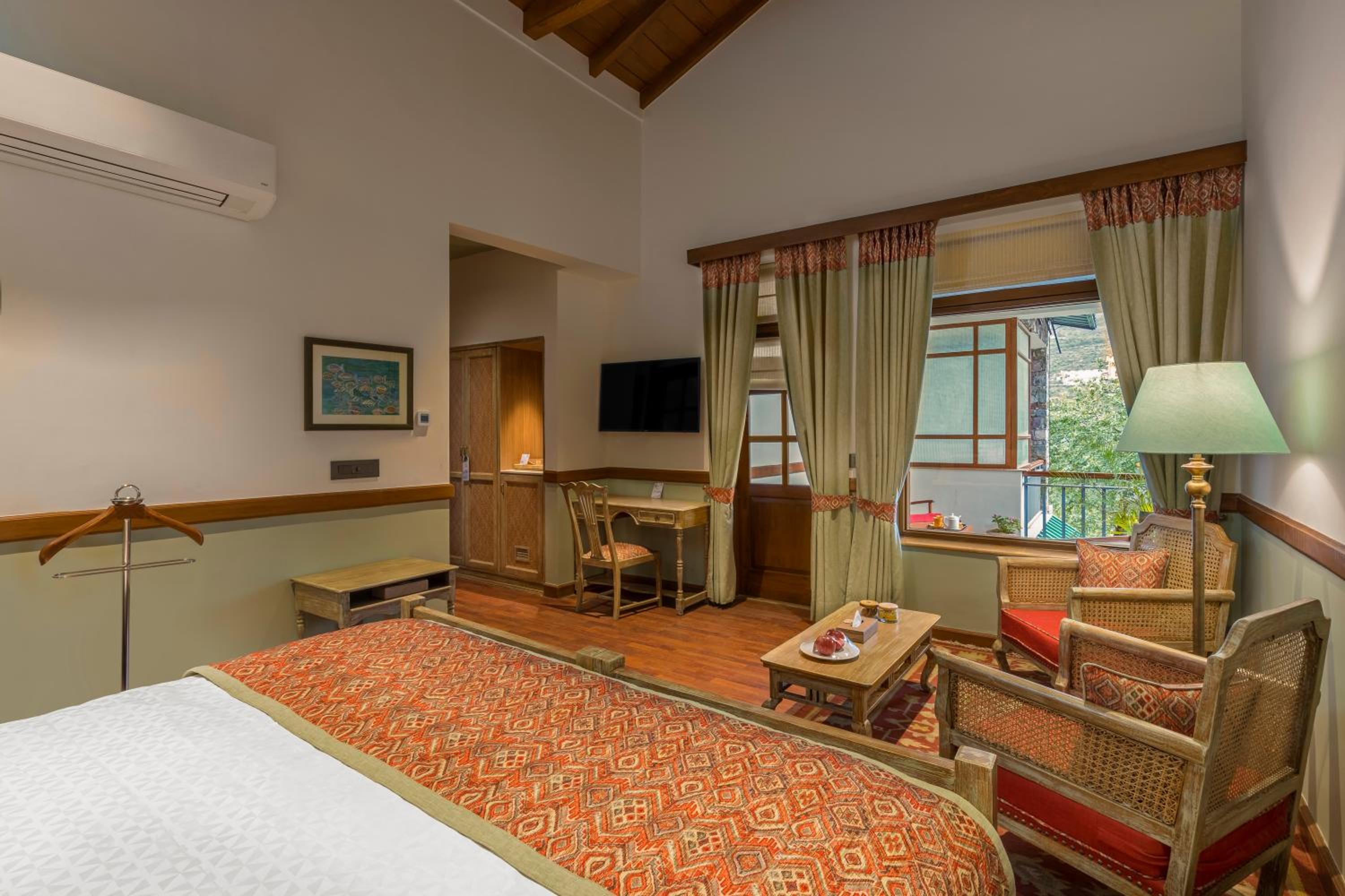 Superior Room with Partial View - Photo 4