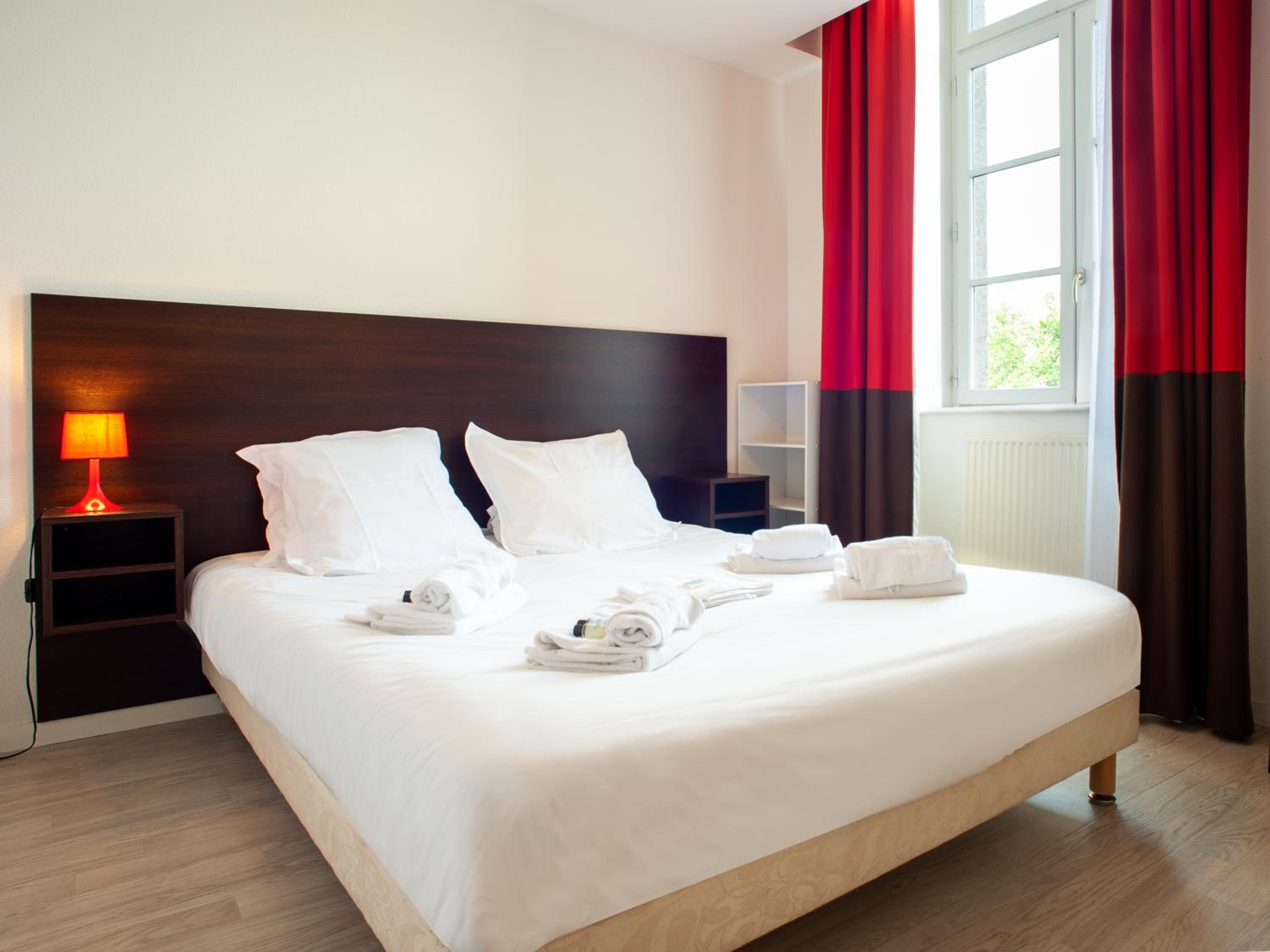 One-Bedroom Apartment (6 Adults) - Photo 6