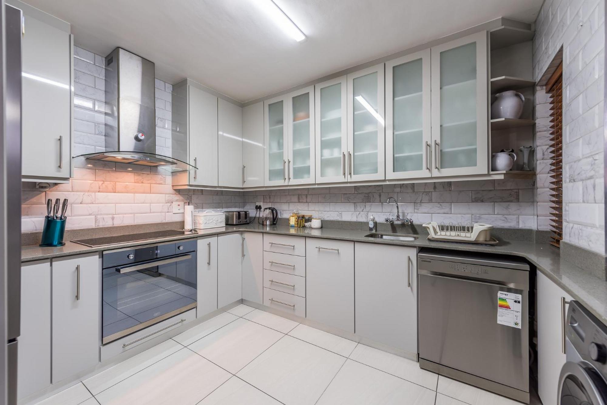 Luxury Apartment - Photo 42