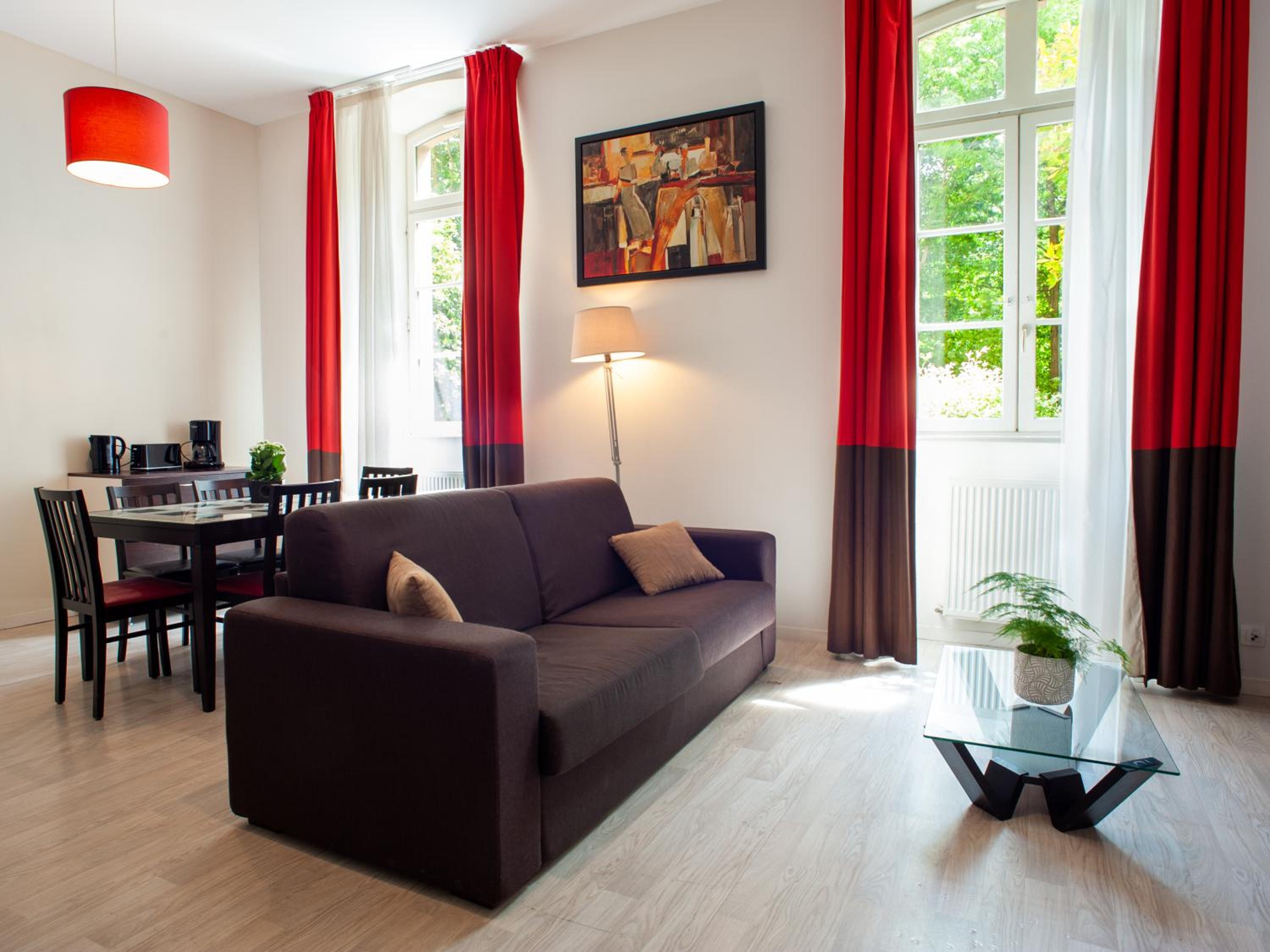 Two-Bedroom Apartment (6 Adults) - Photo 3