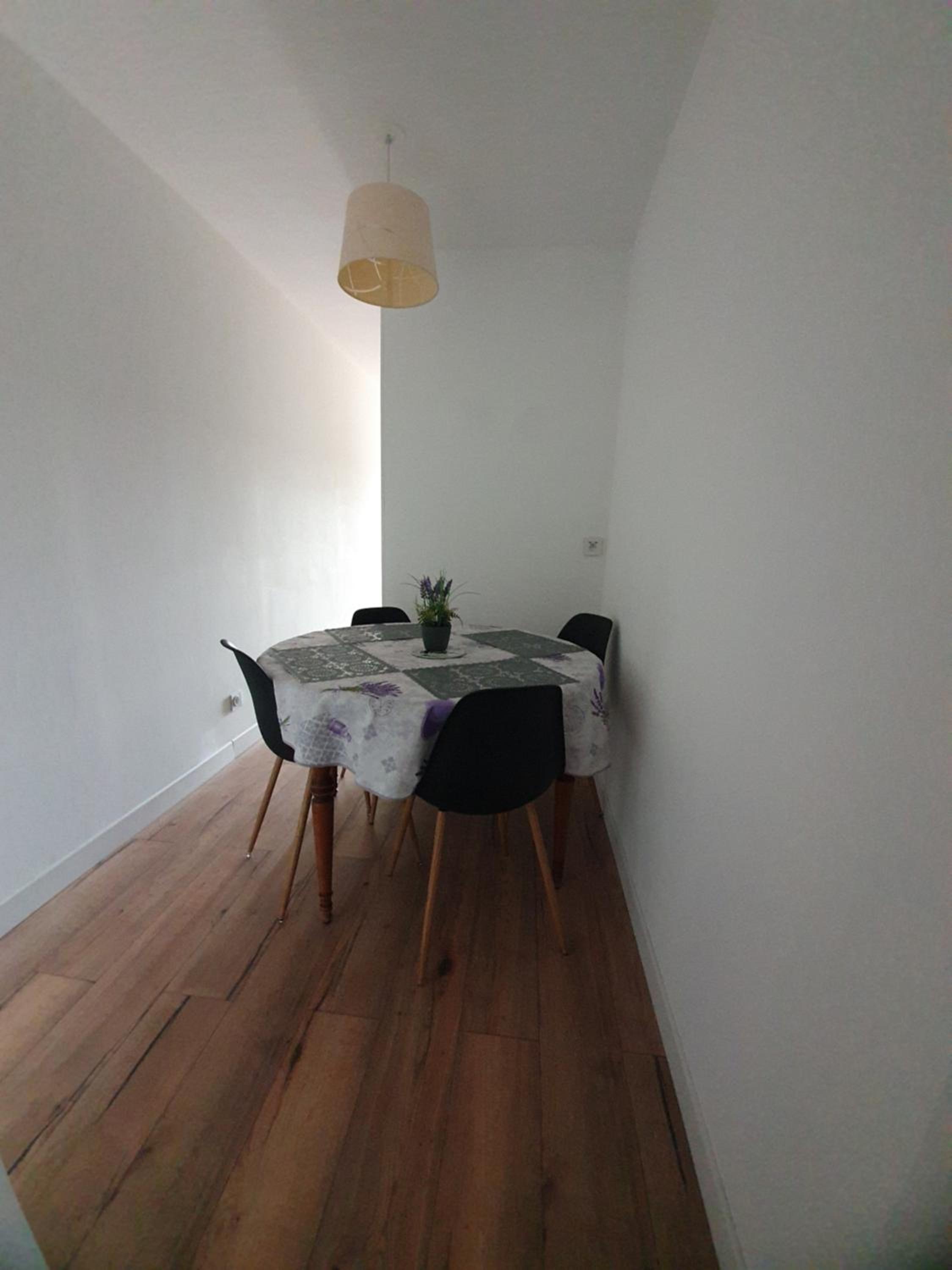 One-Bedroom Apartment - Photo 26