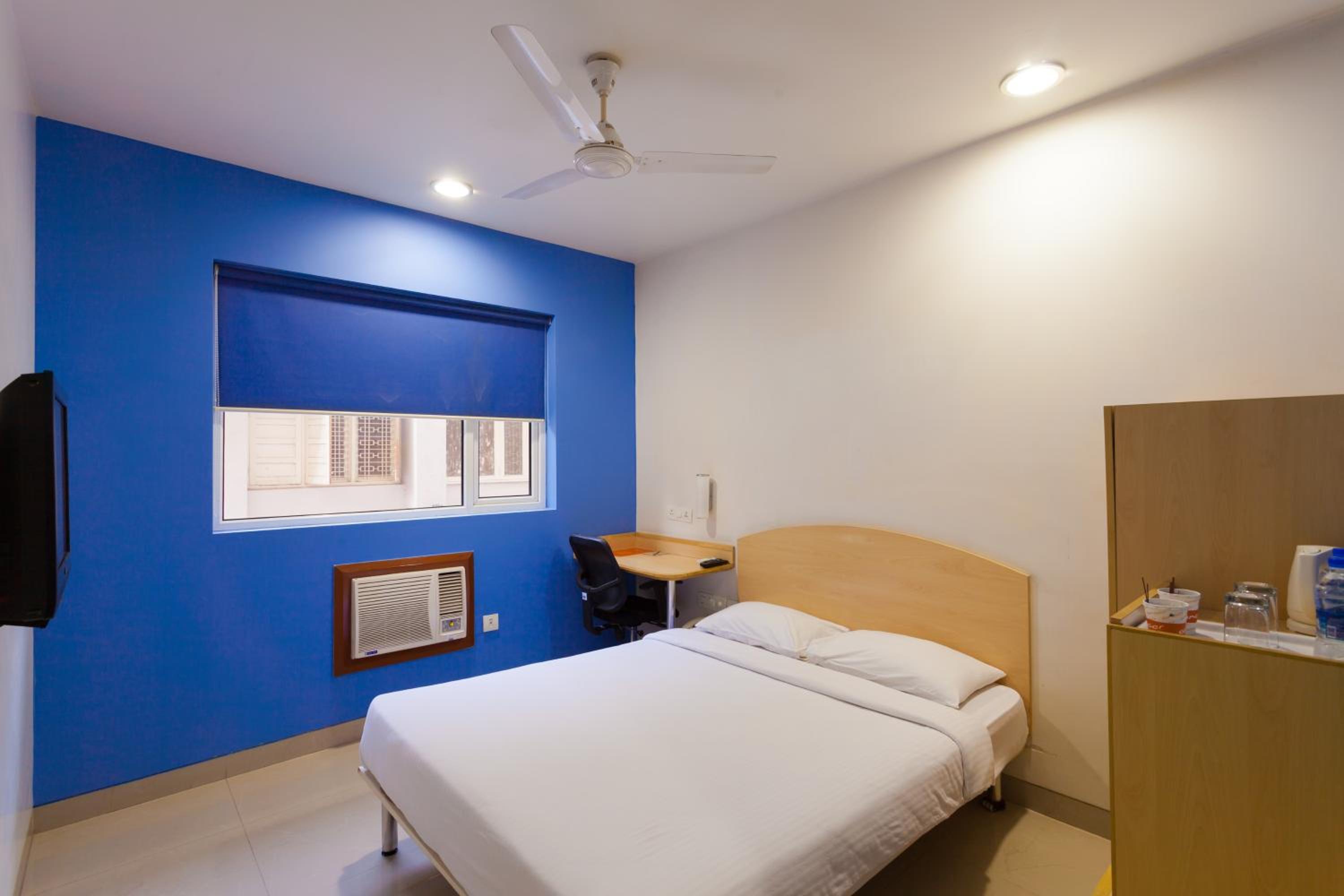 Twin Room - Photo 1