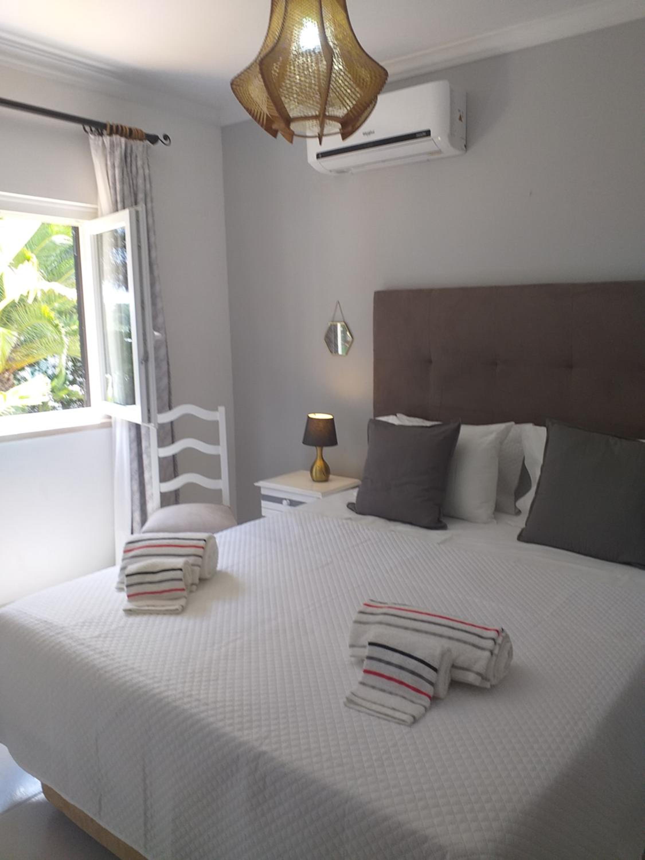 Double Room - Photo 5