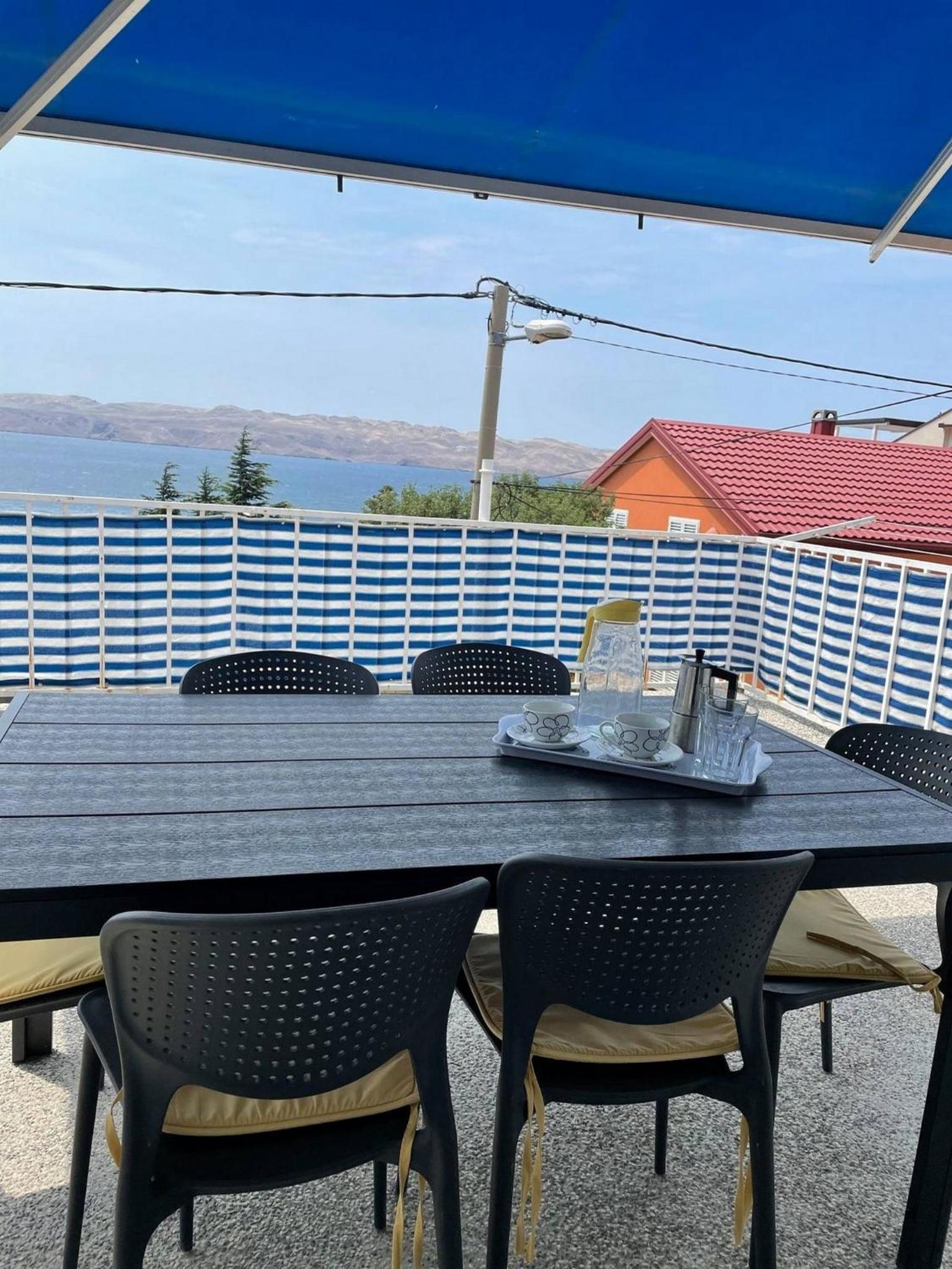 One Bedroom Apartment with Terrace and Sea View photo 3