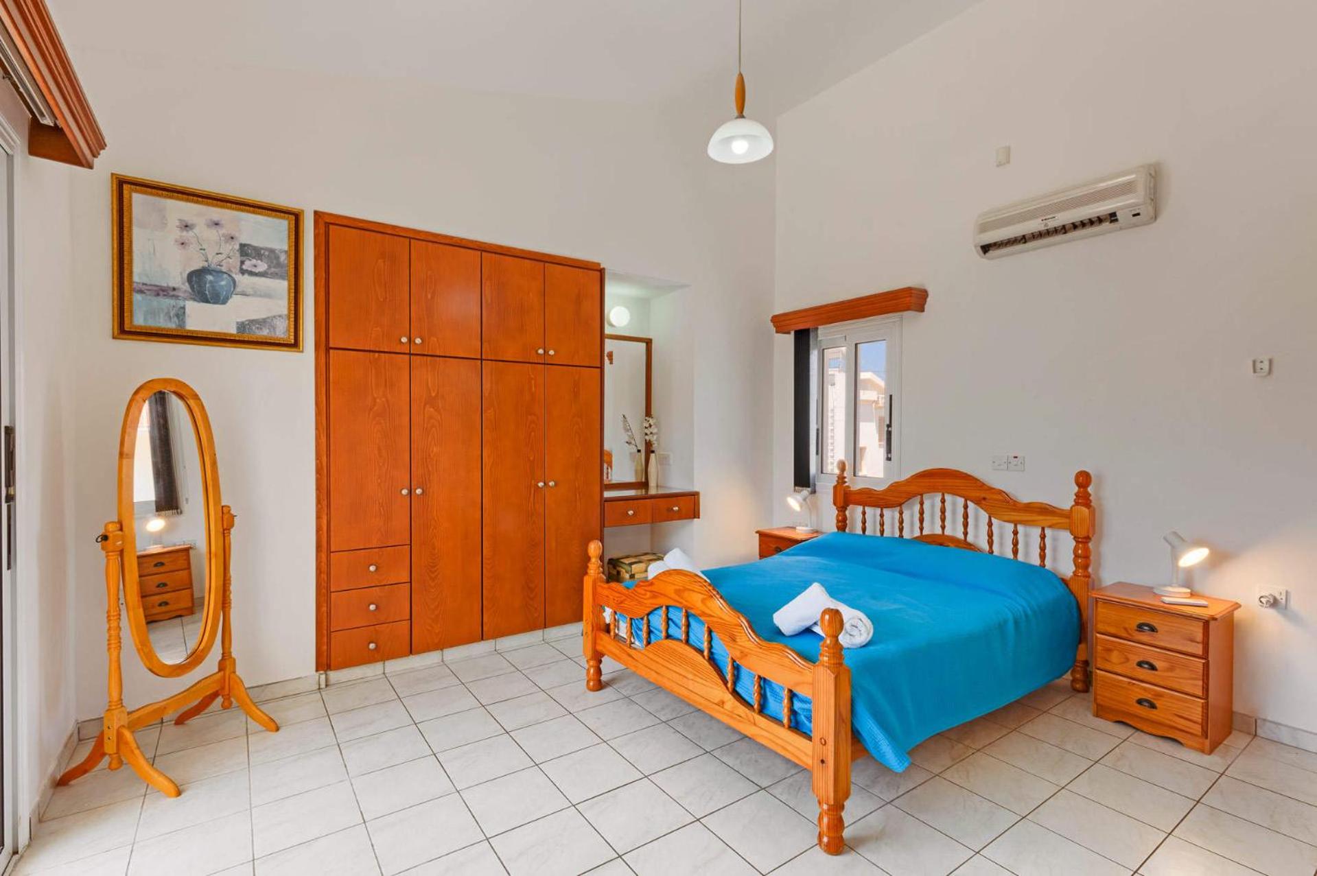 Villa photo 2