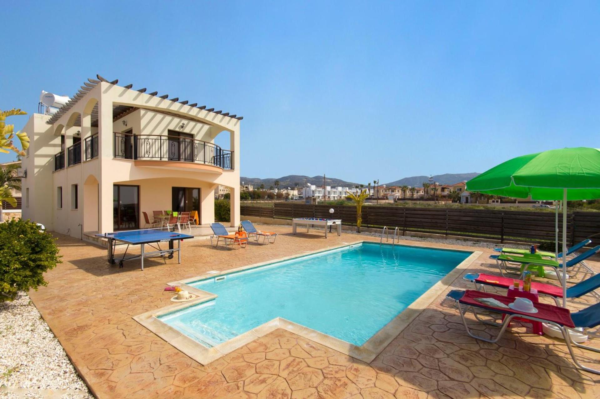 Three-Bedroom Villa photo 2