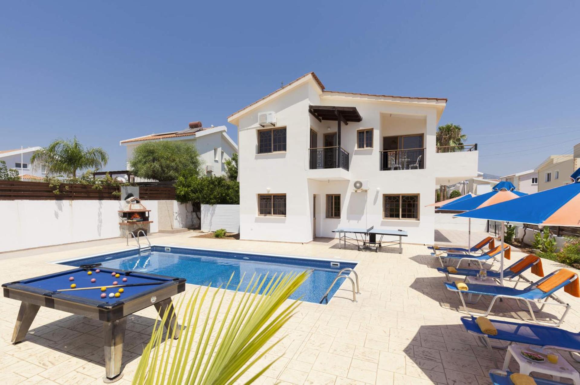 Villa photo 1