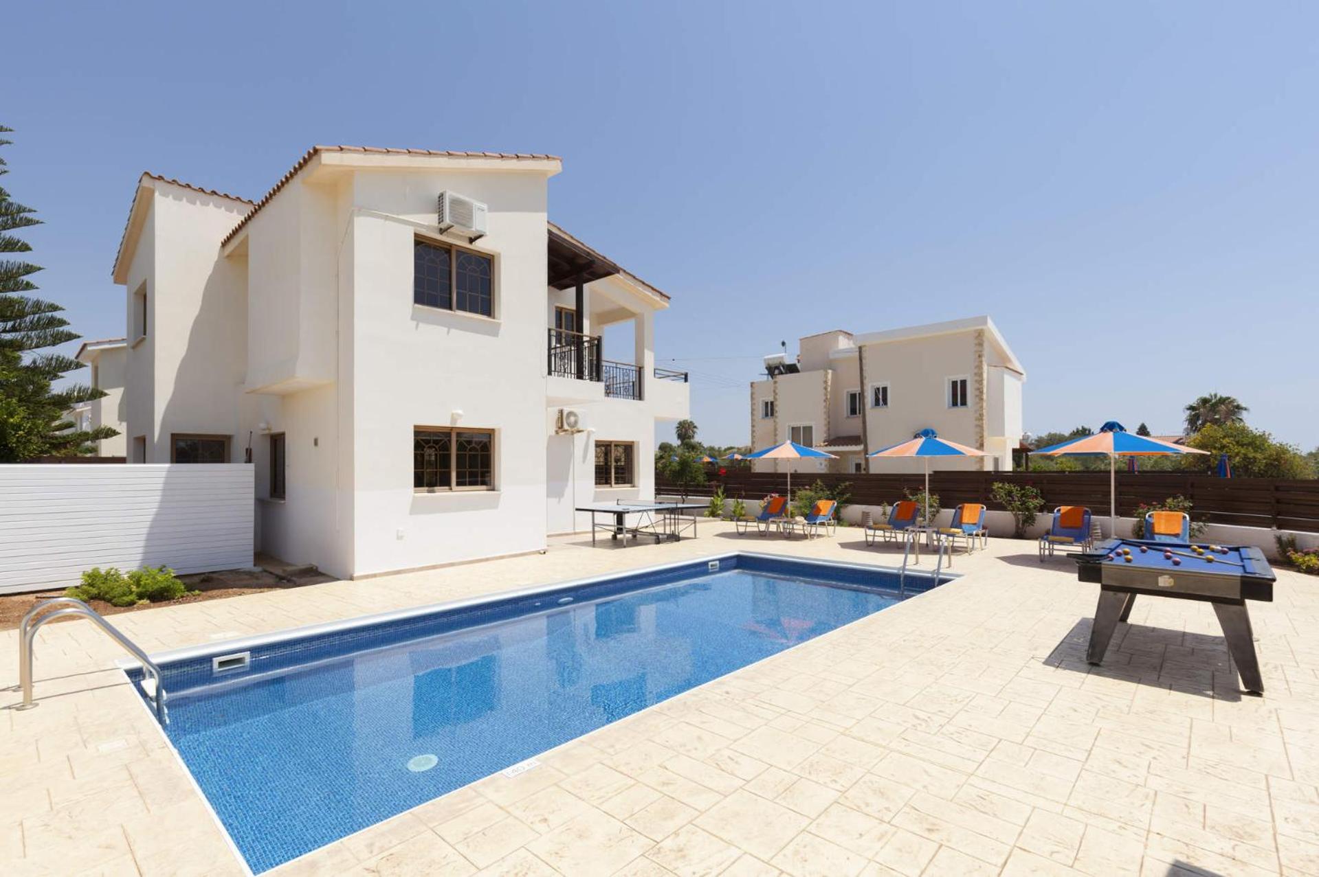 Villa photo 3