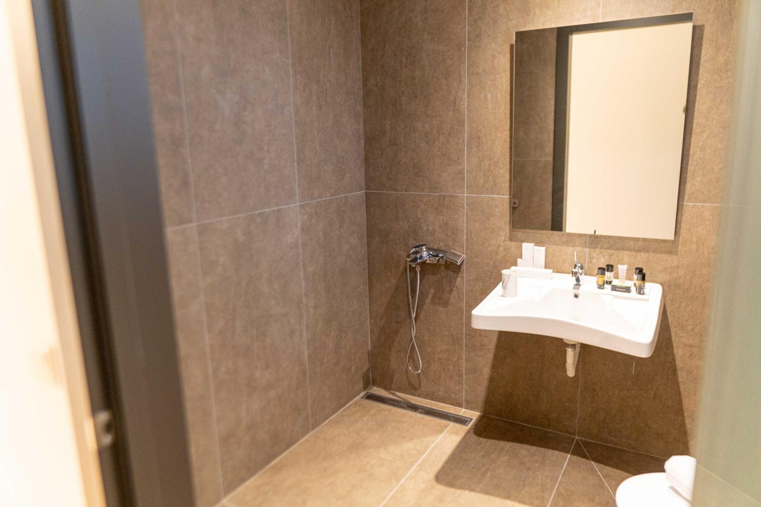 Mirror Hotel, Zdjęcie 9