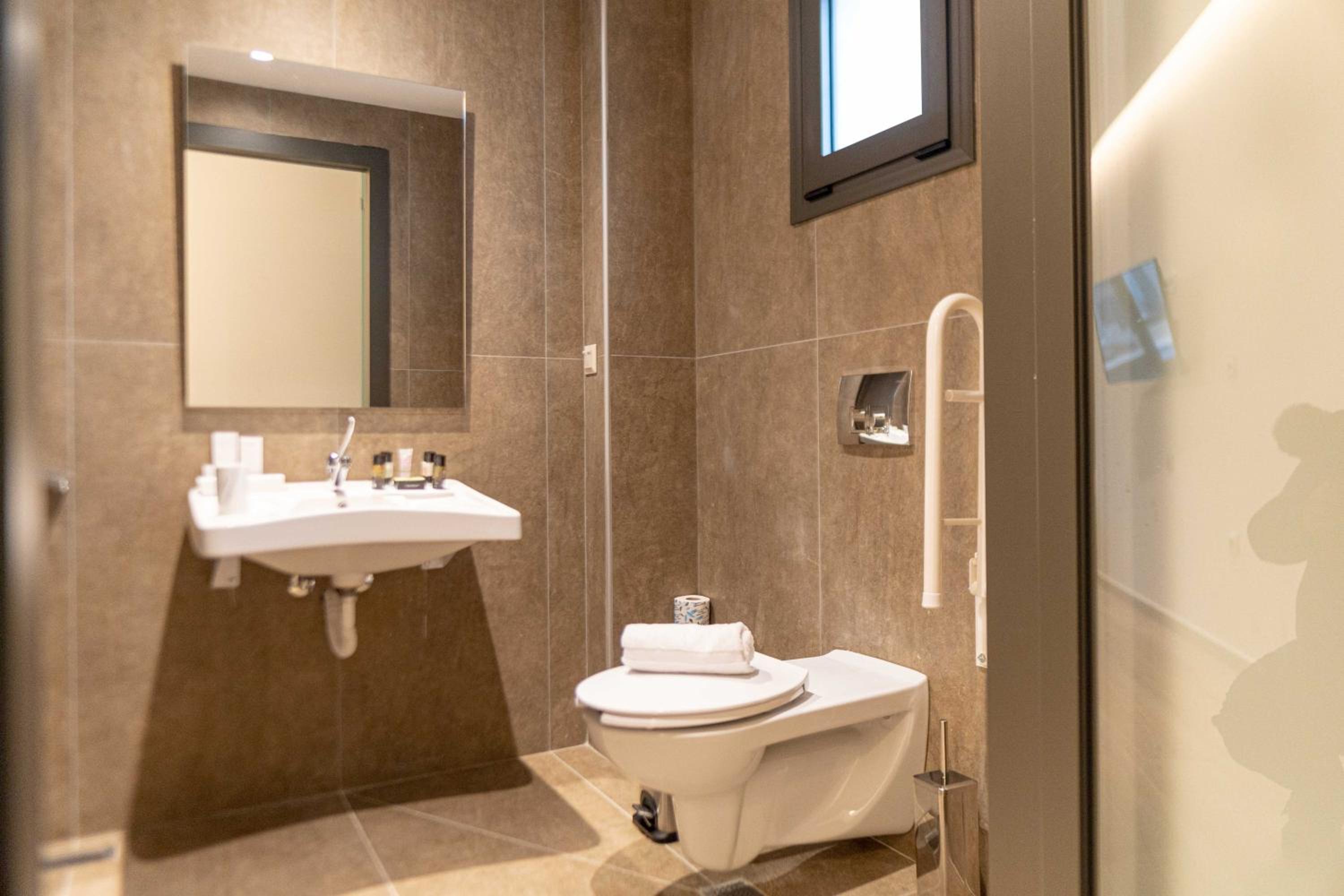 Mirror Hotel, Zdjęcie 3