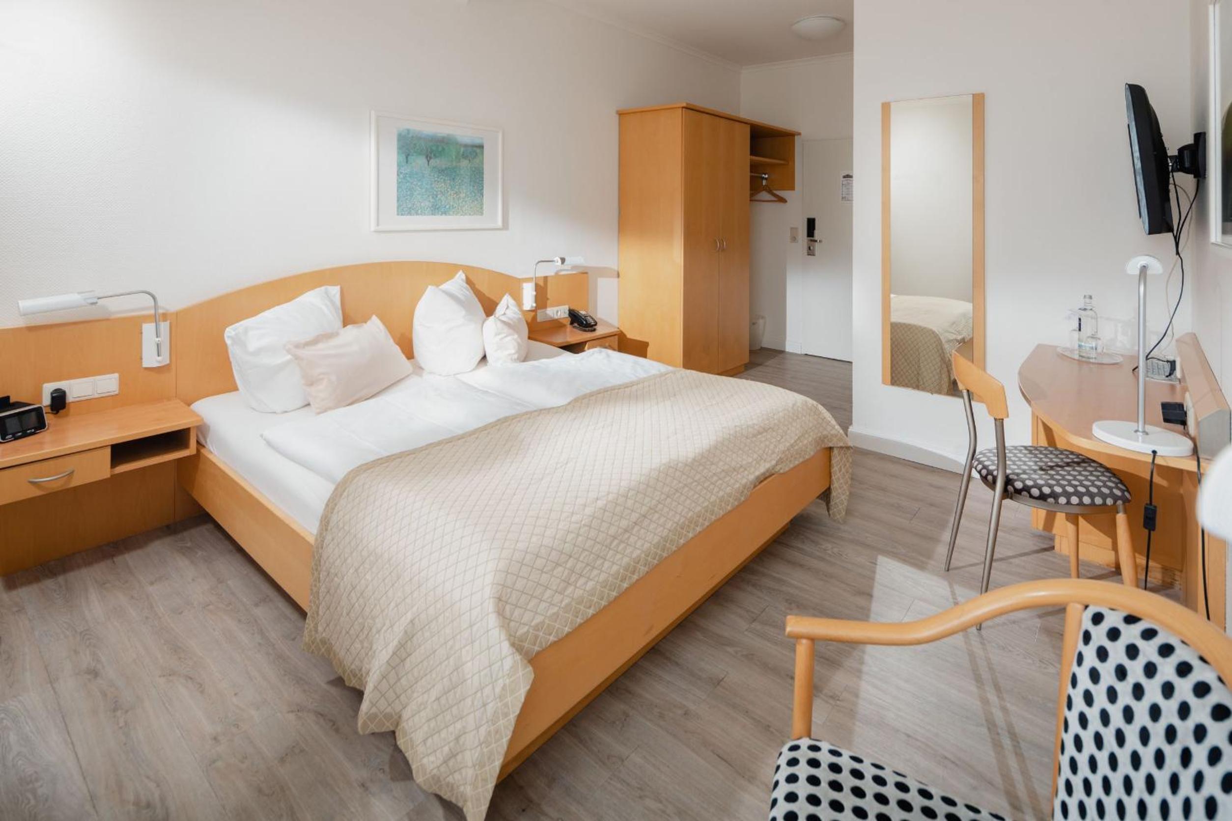 Standard Double Room - Photo 2