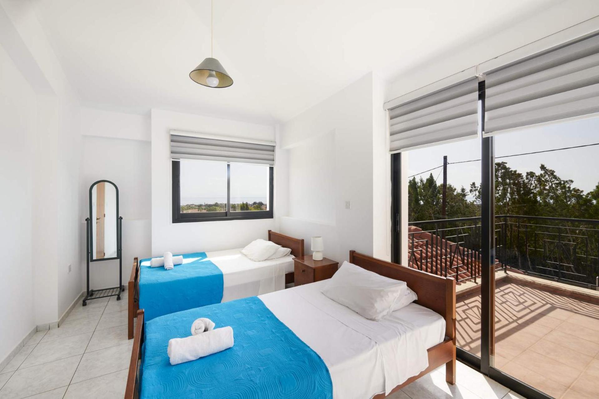 Villa photo 3