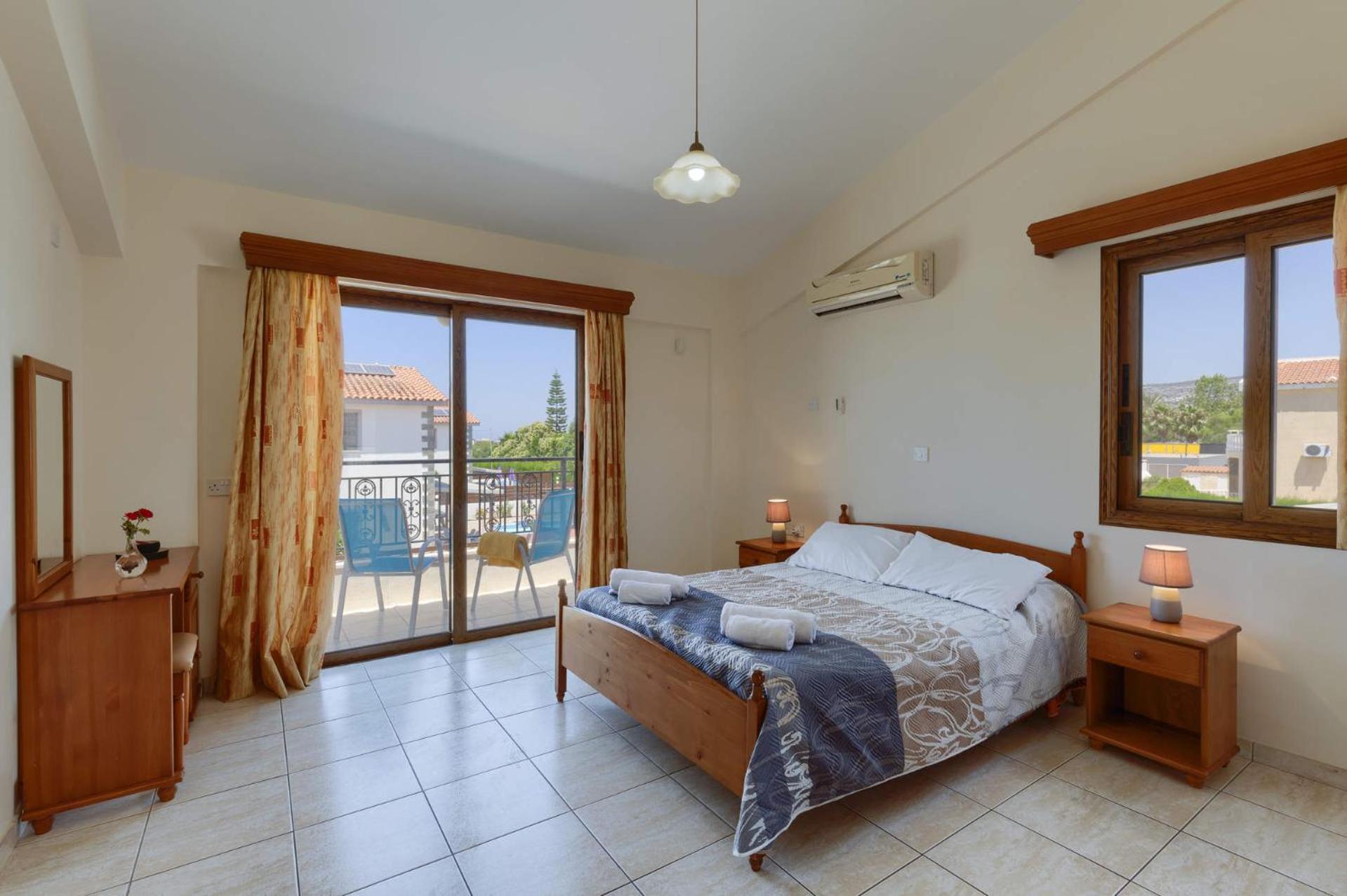 Villa photo 3