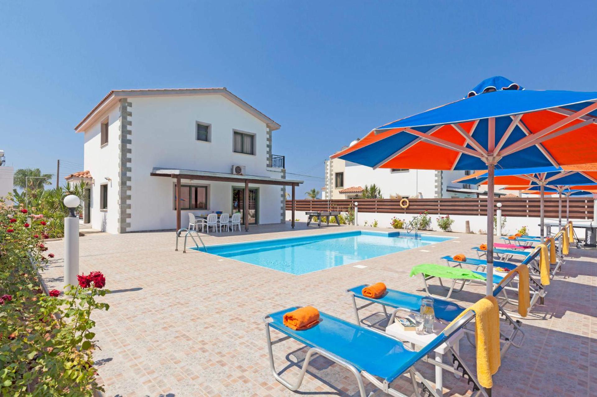 Four-Bedroom Villa photo 1