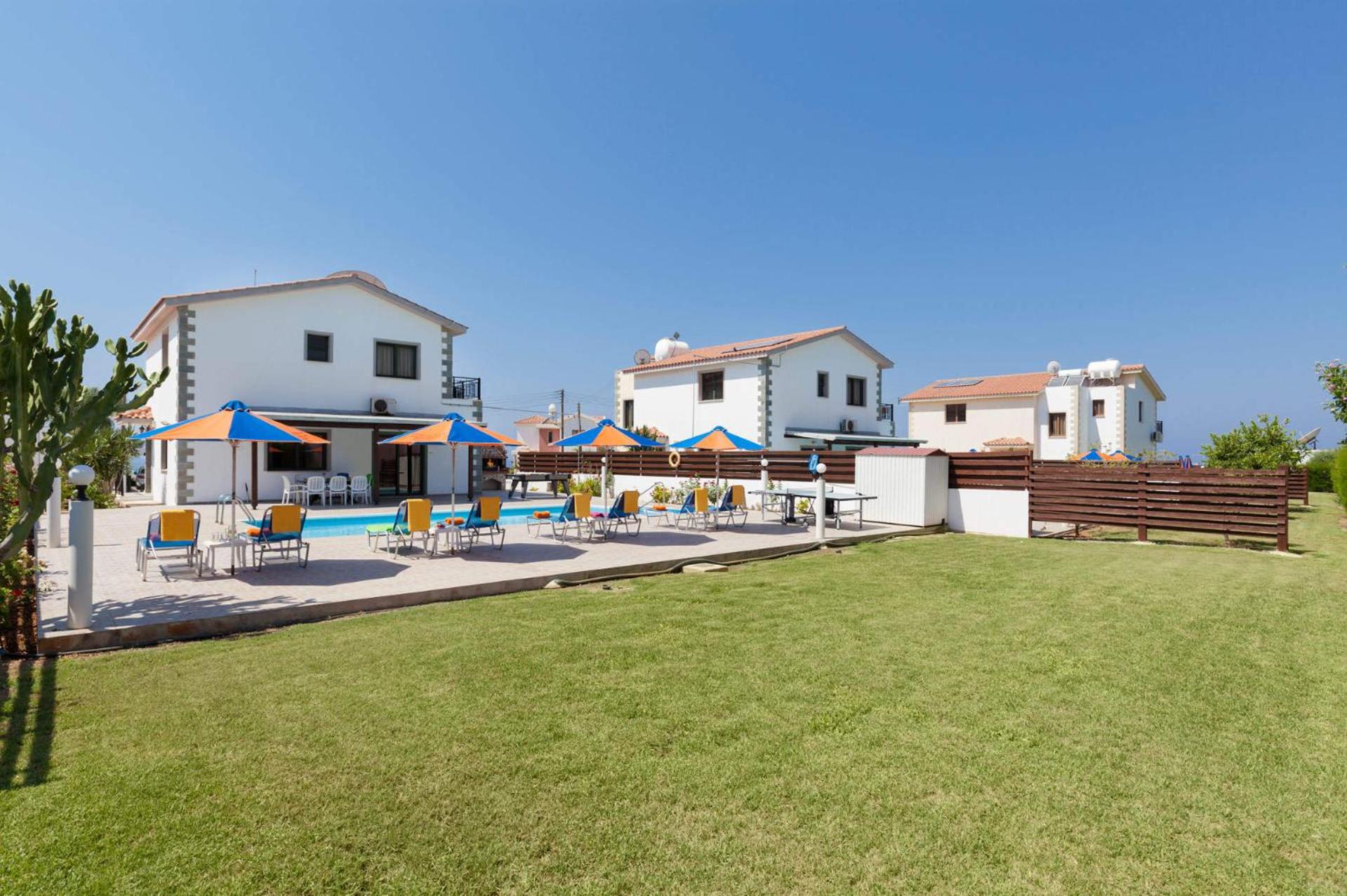 Villa photo 3