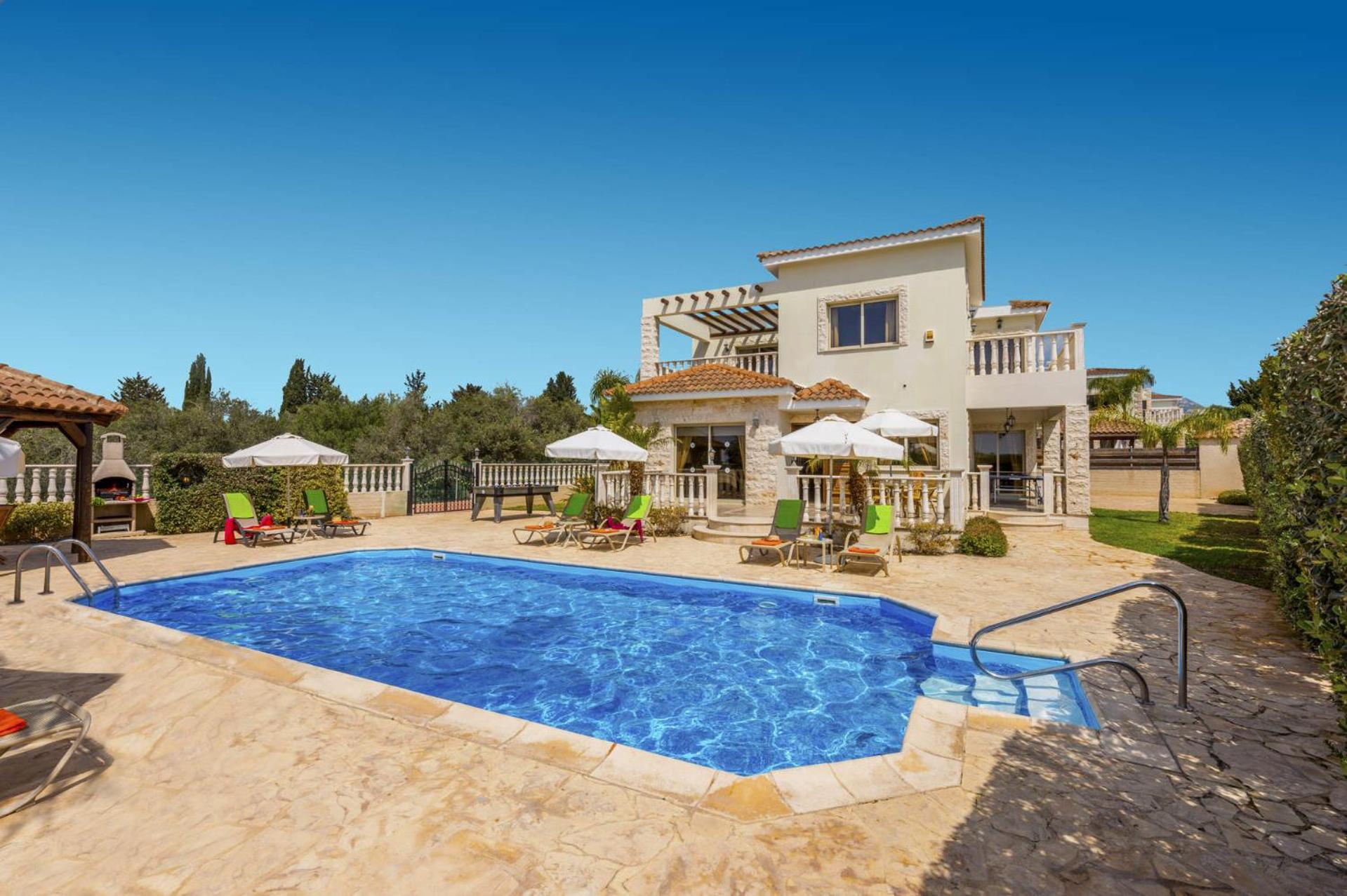 Four-Bedroom Villa photo 1
