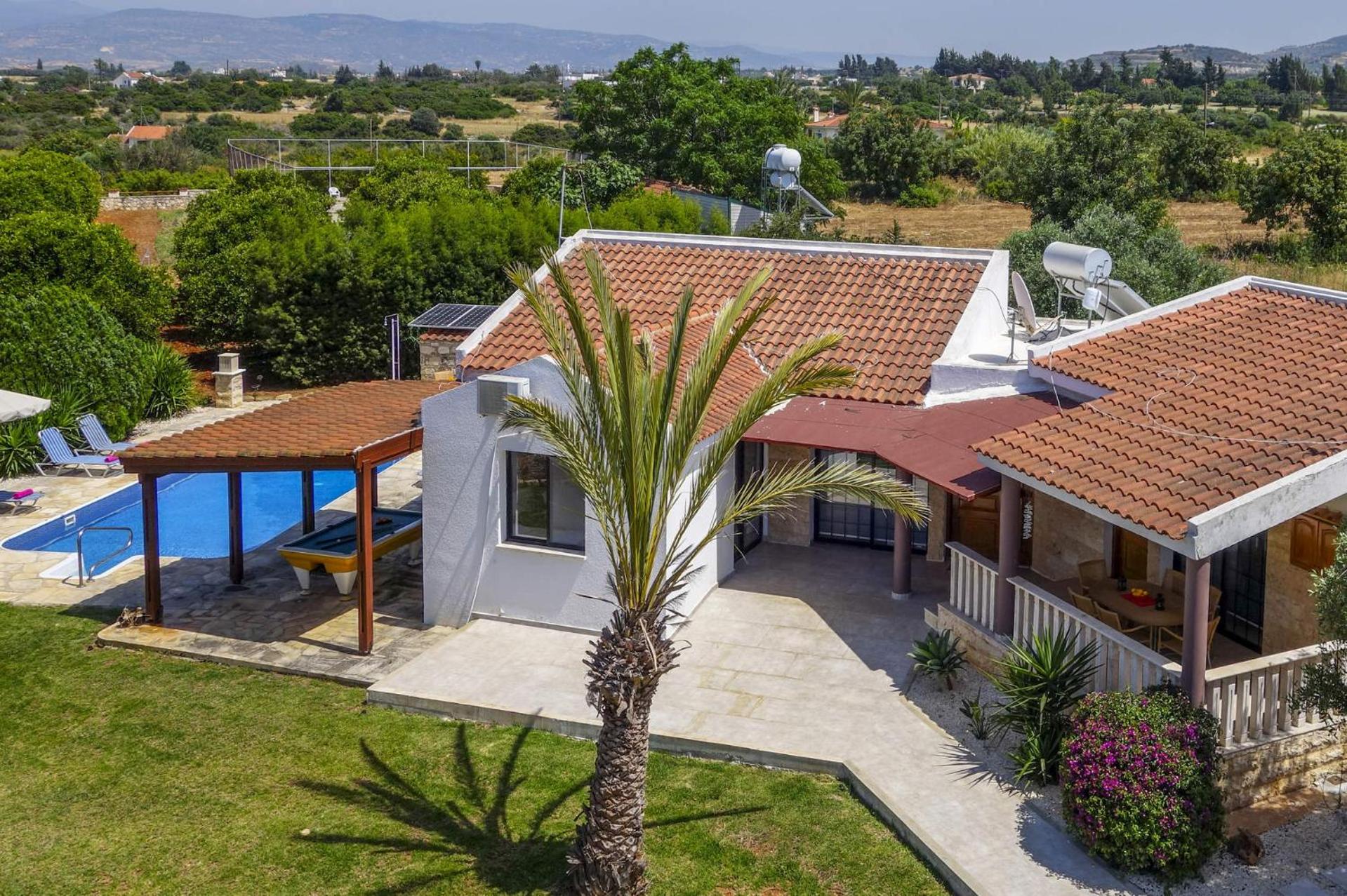 Villa photo 3