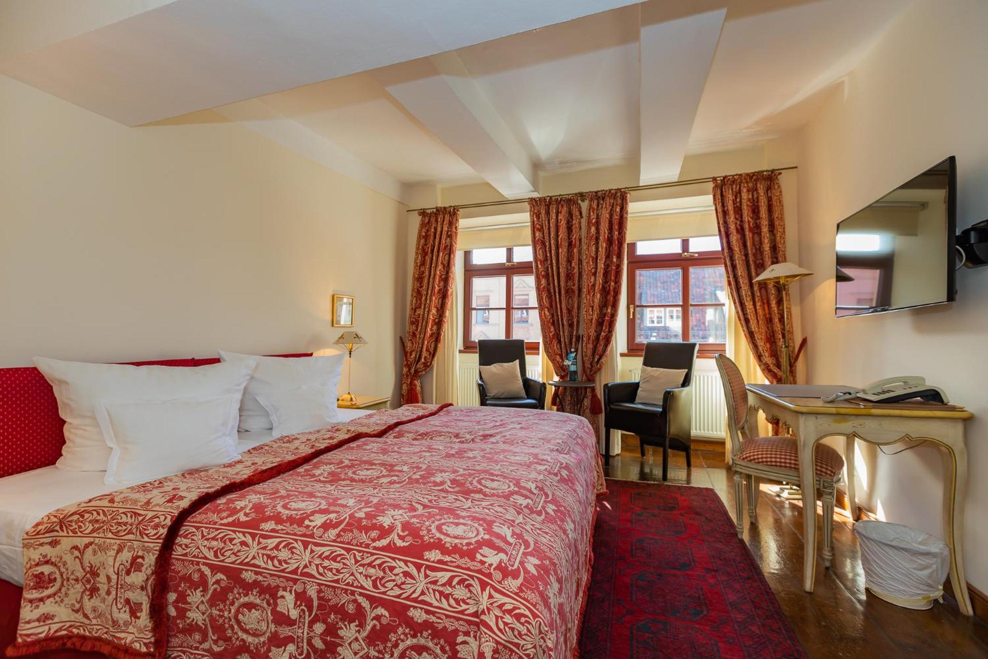 Double Room - Photo 7