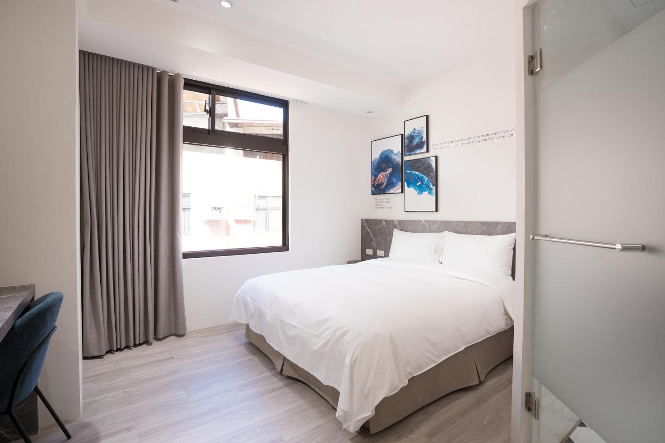 Standard Double Room - Photo 15