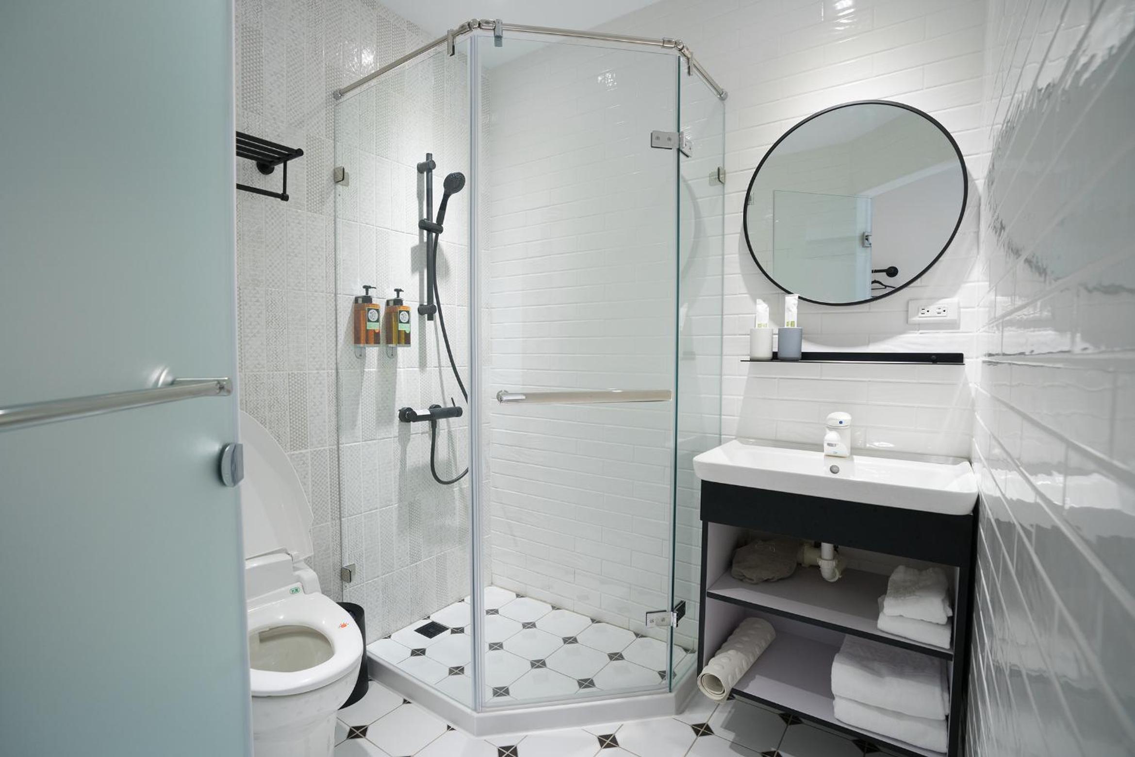 Standard Double Room - Photo 17