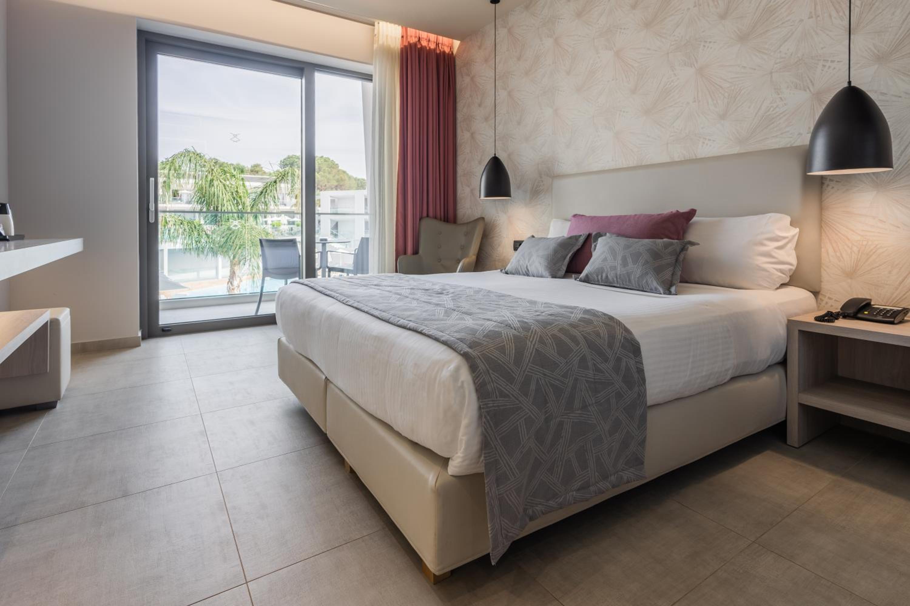 Double or Twin Room - Photo 1