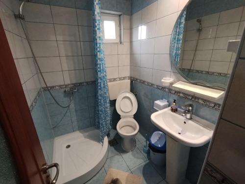 Double Room with Private Bathroom photo 1
