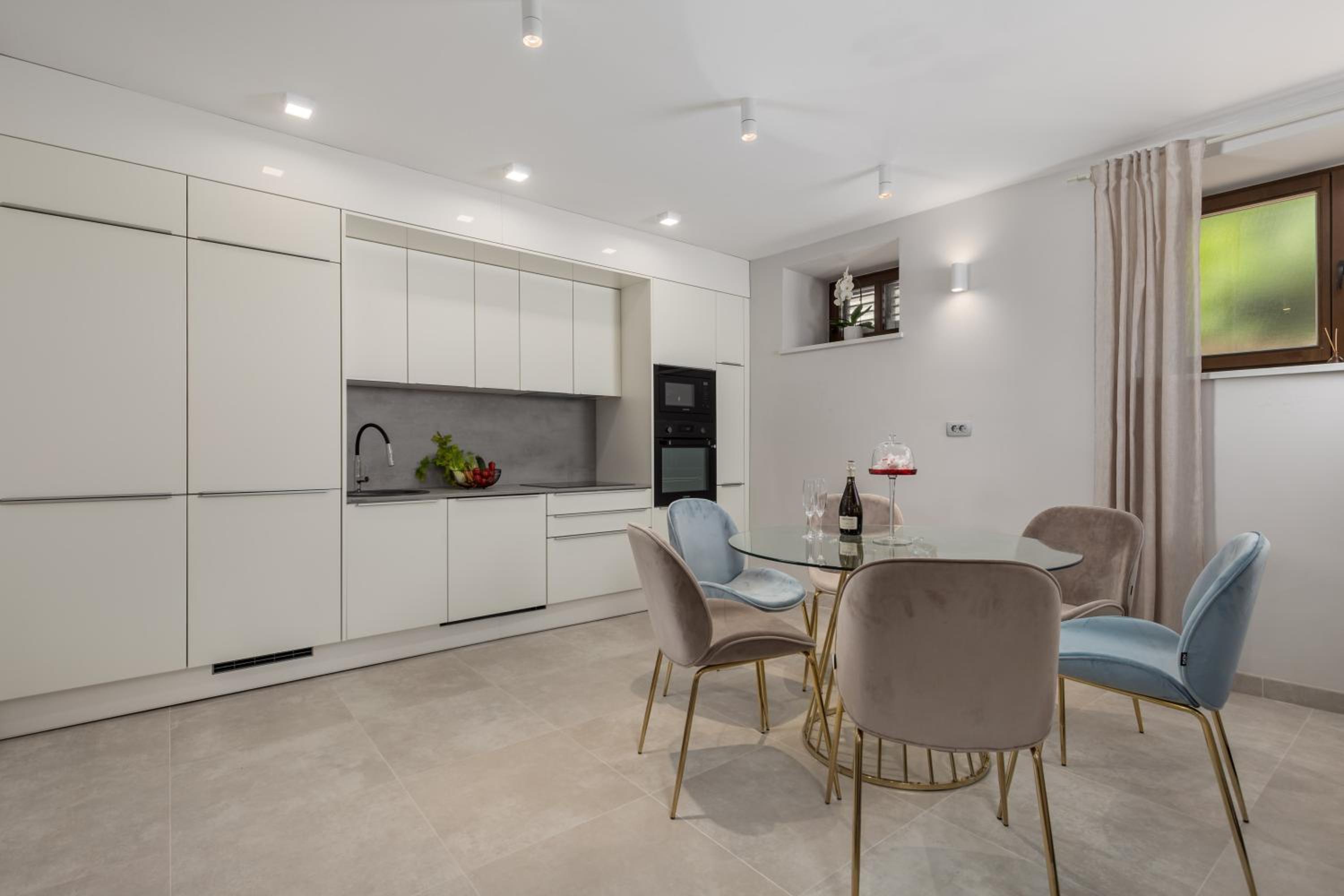 Apartment - Ground Floor photo 2