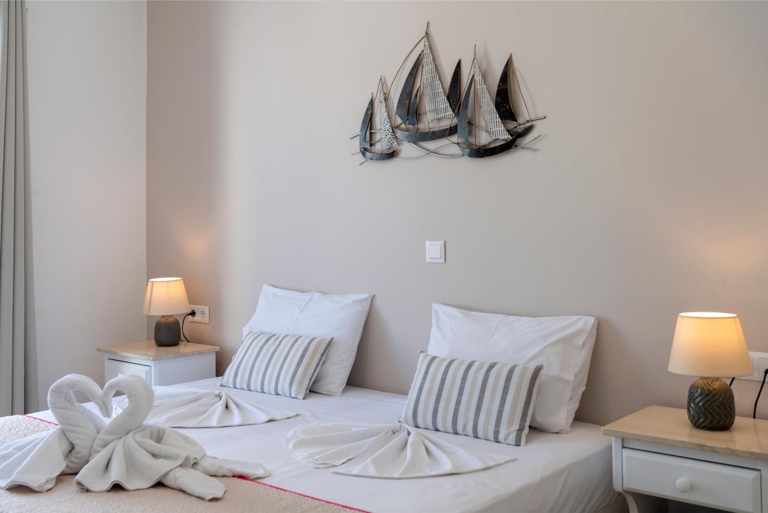 Double or Twin Room - Photo 32