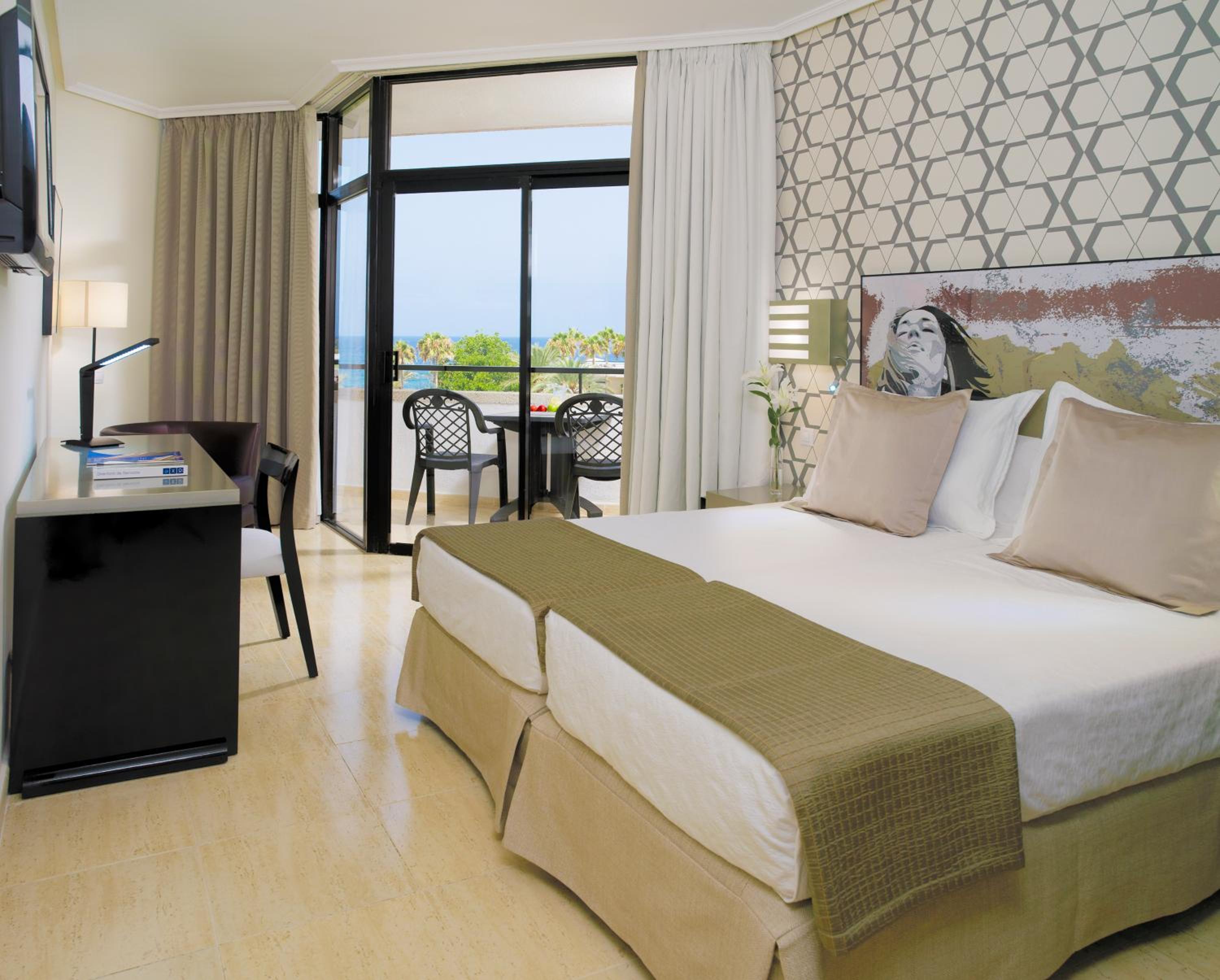 Double Room with Sea View (1 Adult) - Photo 1