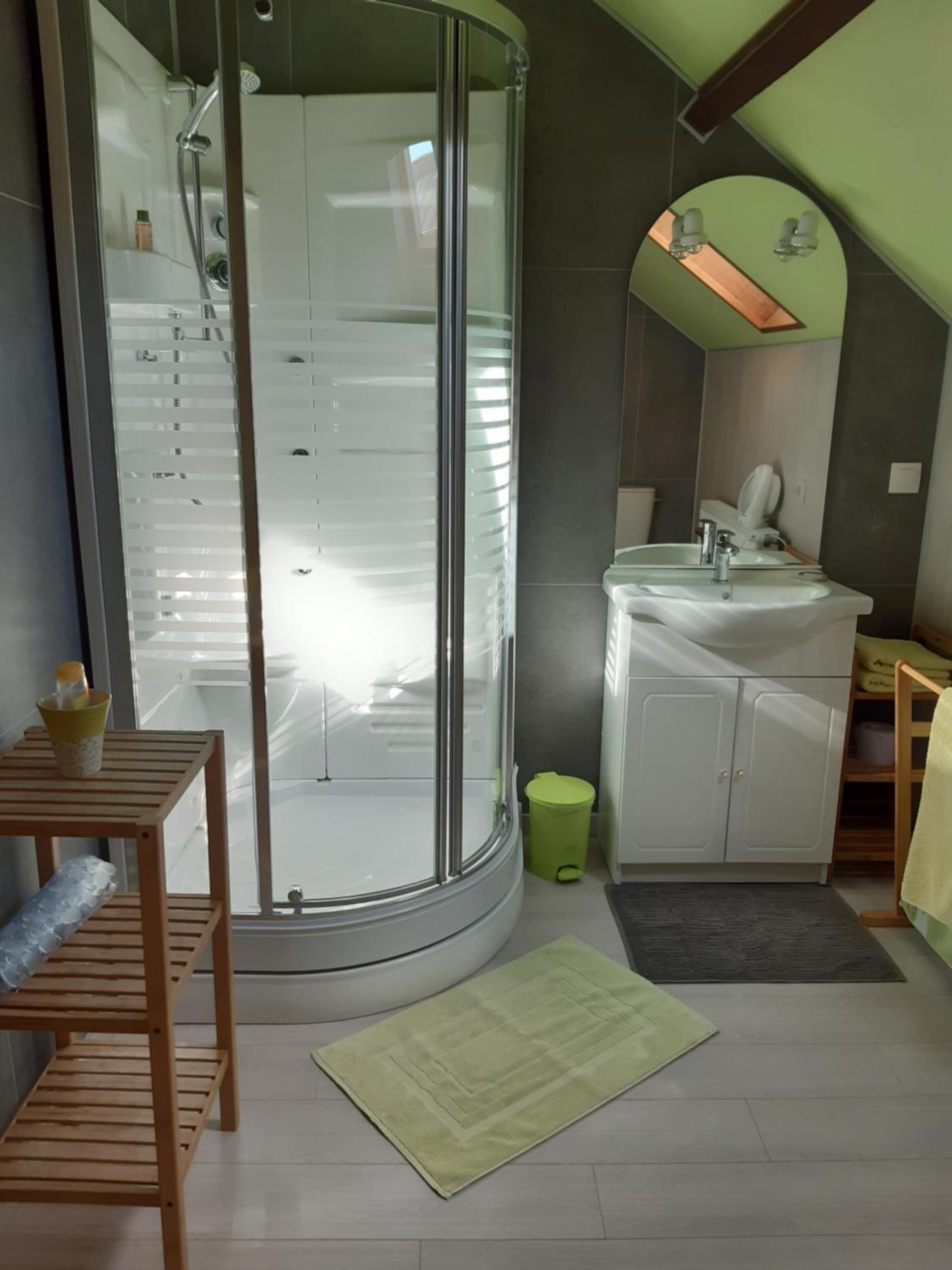 Deluxe Room (2 Adults + 1 Child) photo 1
